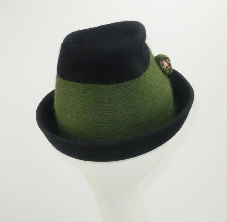 Tyrolean Style Green Mohair Hat With Horn Button Accents In Good Condition For Sale In Atlanta, GA