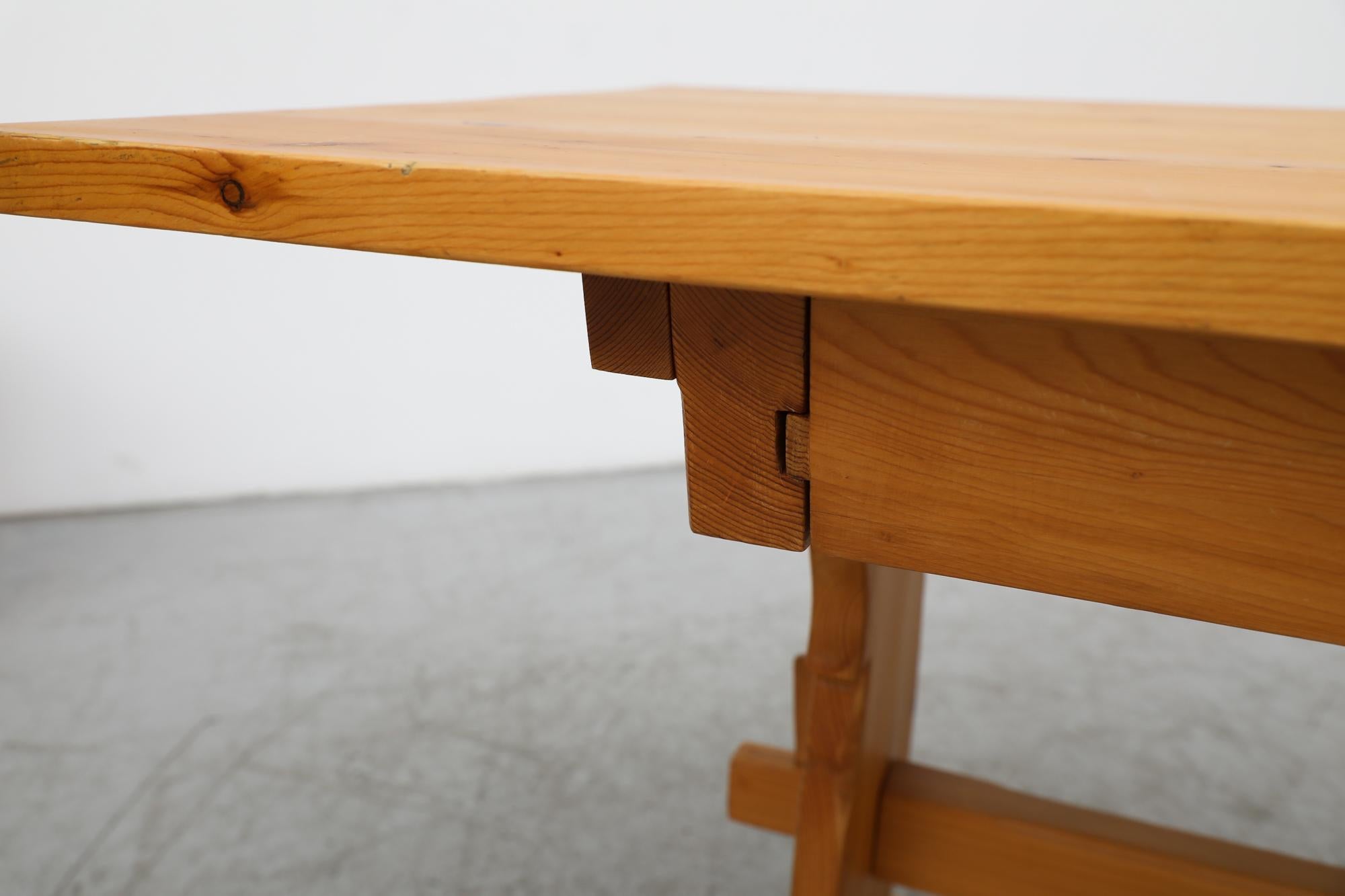 Tiroler Stil verziert Kiefer Schreibtisch oder Tisch mit Locking Schublade aus Österreich im Angebot 6