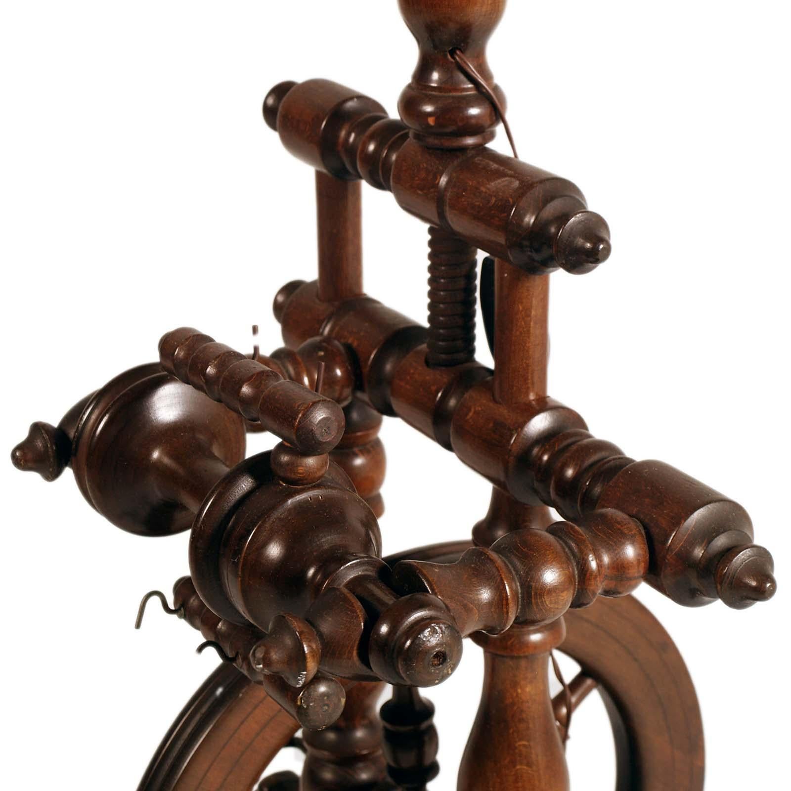Tyrolean Wooden Spinning Wheel Floor Lamp, 19th Century For Sale 1