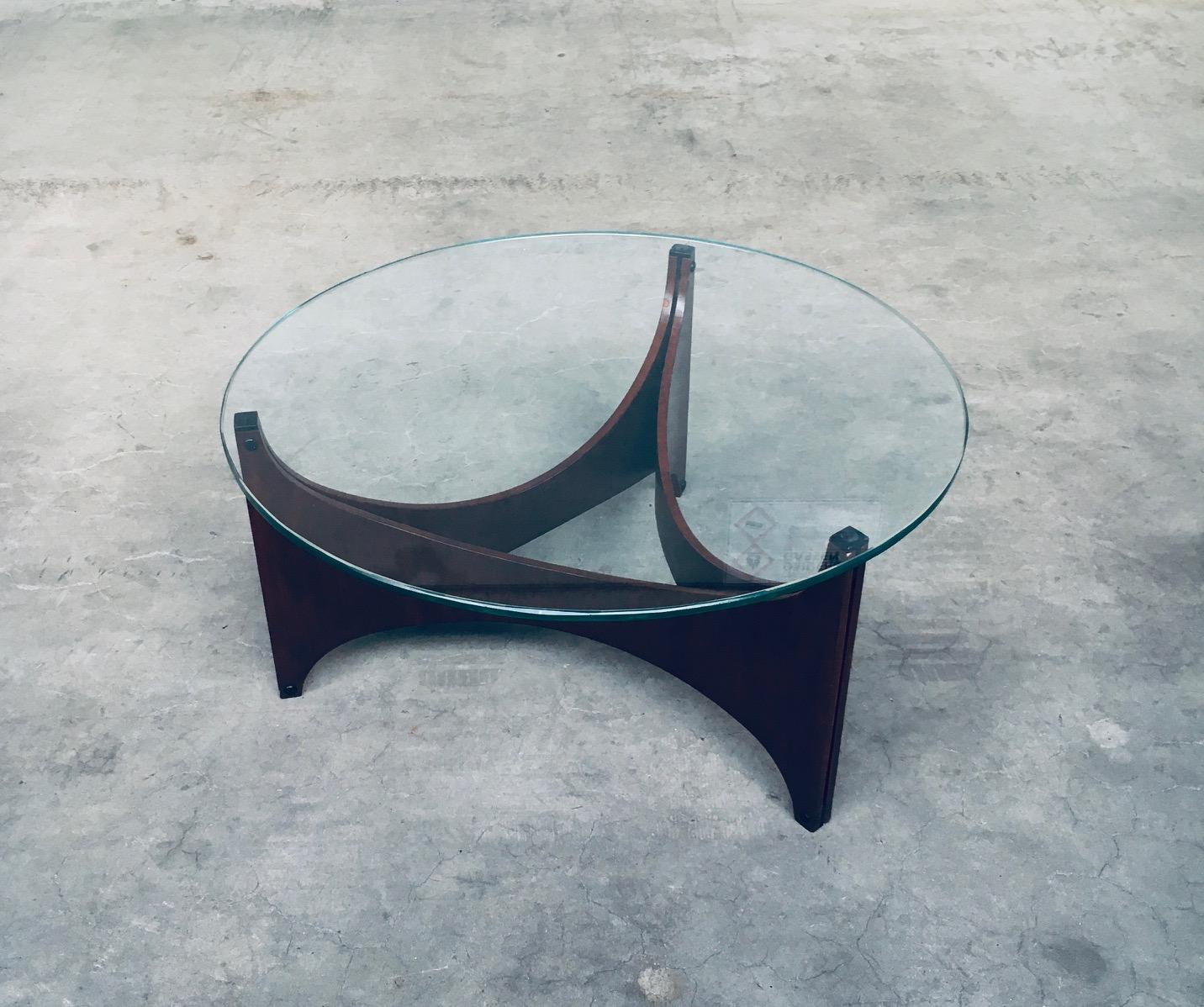TZ75 Tripod Coffee Table by Werner Blaser for Spectrum, Netherlands, 1960's In Good Condition In Oud-Turnhout, VAN