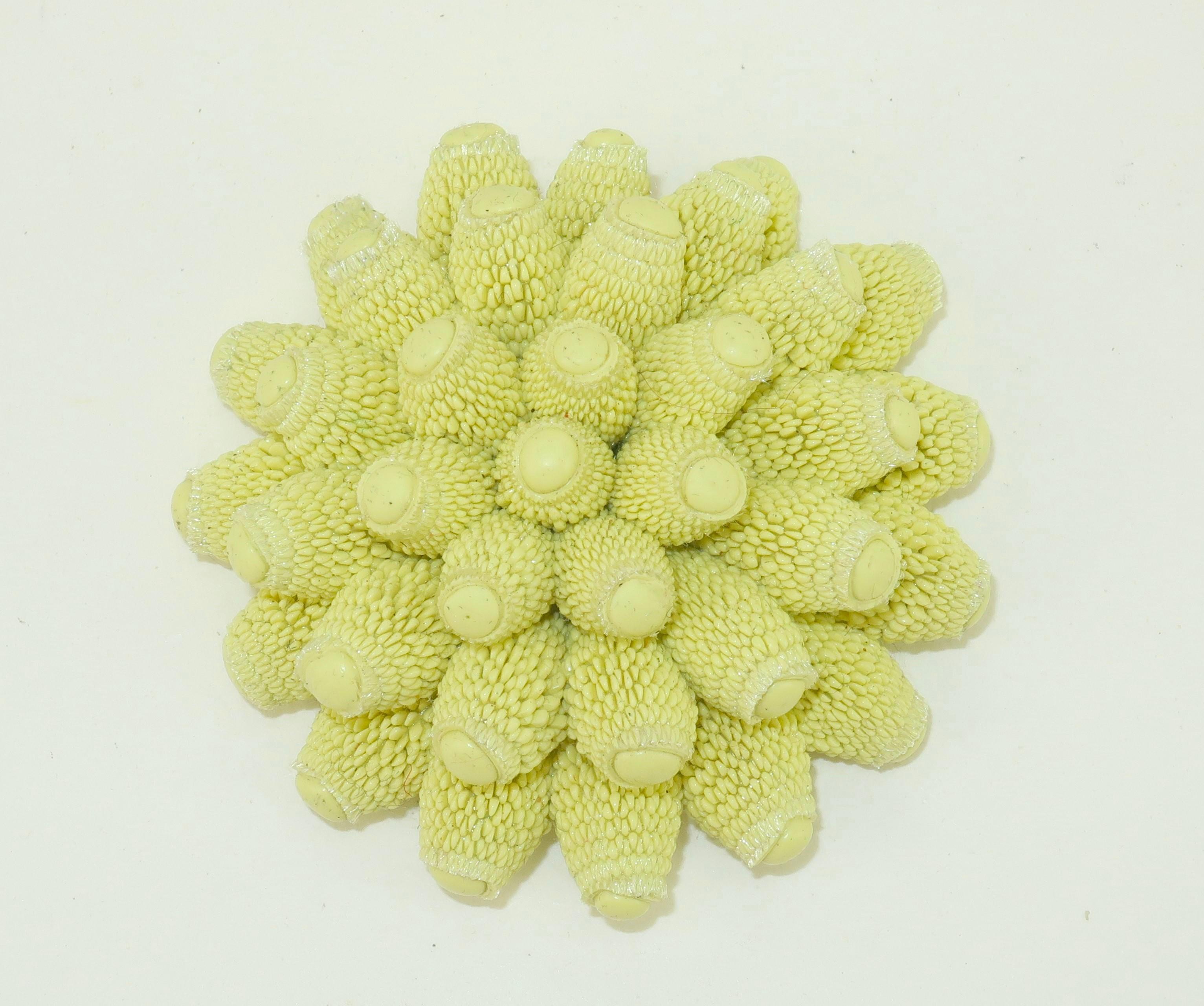 Contemporain TZURI GUETA Paris Broche 'Boule' en silicone en vente