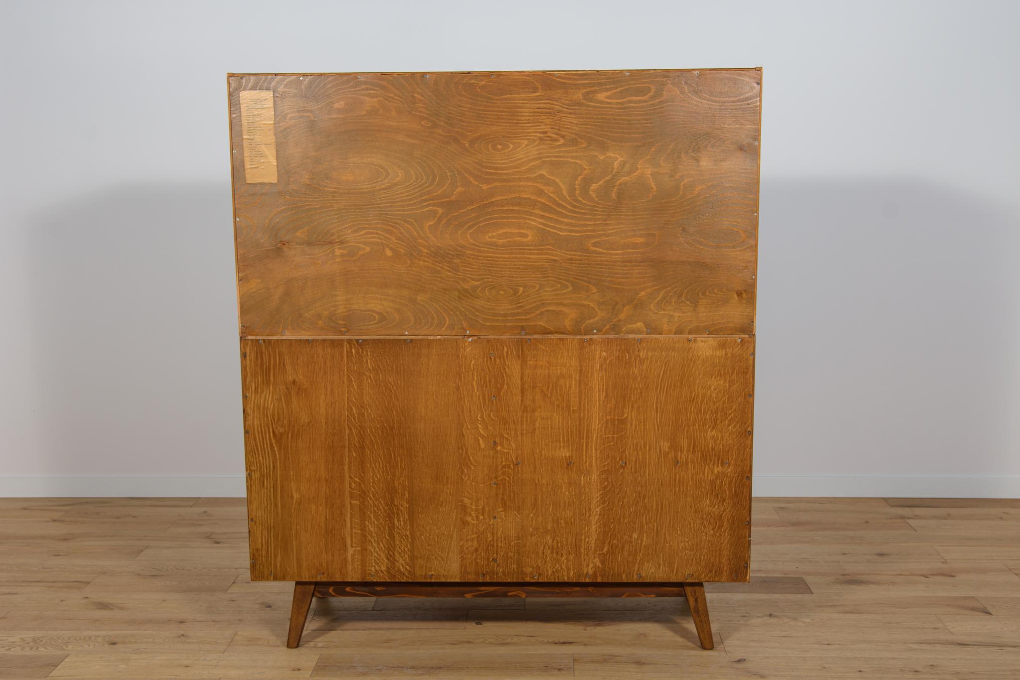 U-372/386 Sideboard by Hubert Nepožitek & Bohumil Landsman from Jitona. In Excellent Condition For Sale In GNIEZNO, 30