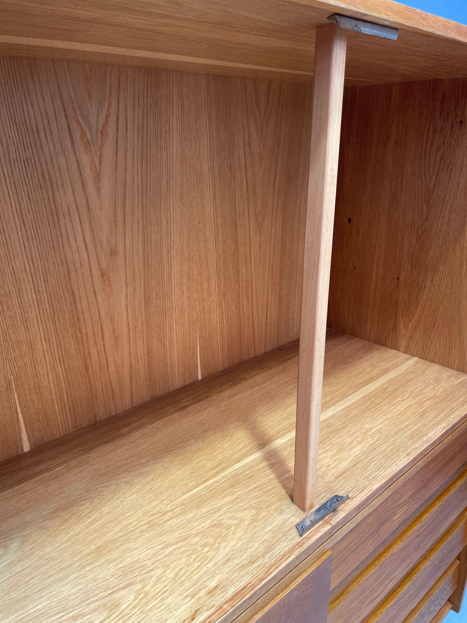 U-450 Cabinet in Oak by Jiří Jiroutek for Interiér Praha, Czechoslovakia, 1960s For Sale 7