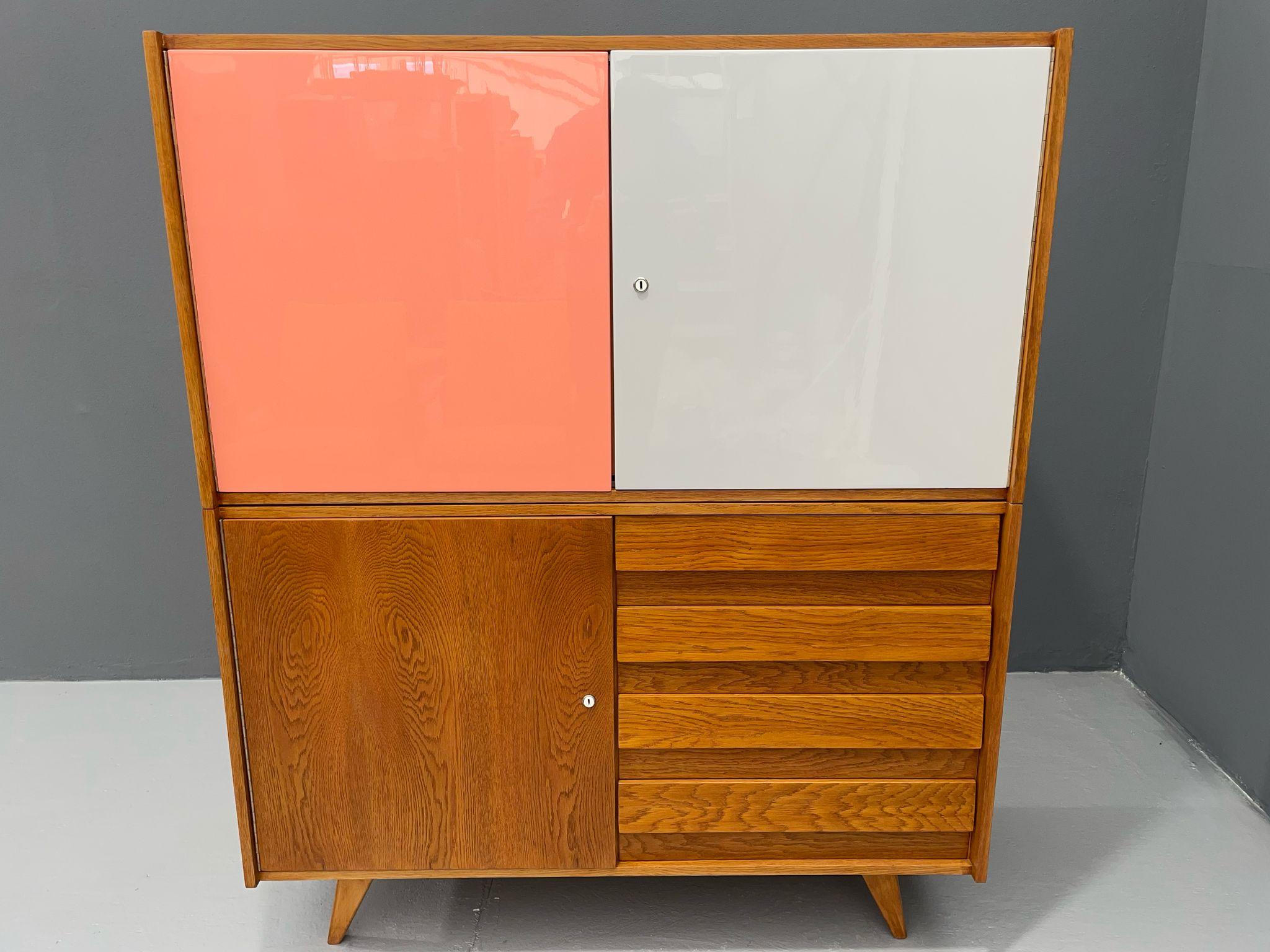 U-450 Cabinet in Oak by Jiří Jiroutek for Interiér Praha, Czechoslovakia, 1960s For Sale 14