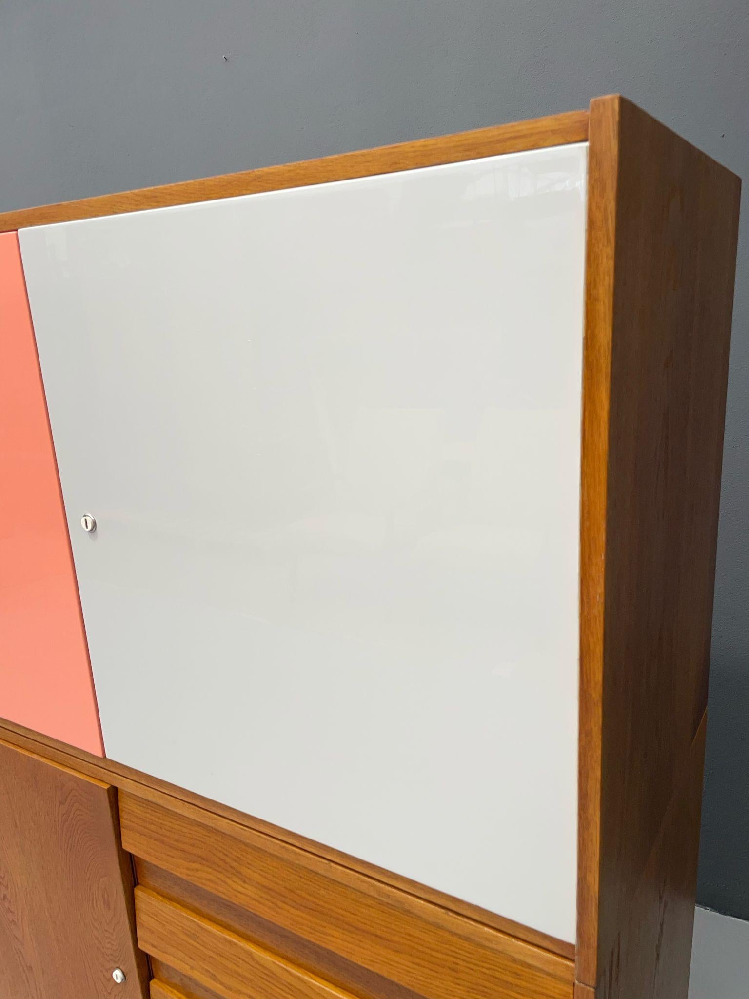U-450 Cabinet in Oak by Jiří Jiroutek for Interiér Praha, Czechoslovakia, 1960s For Sale 2