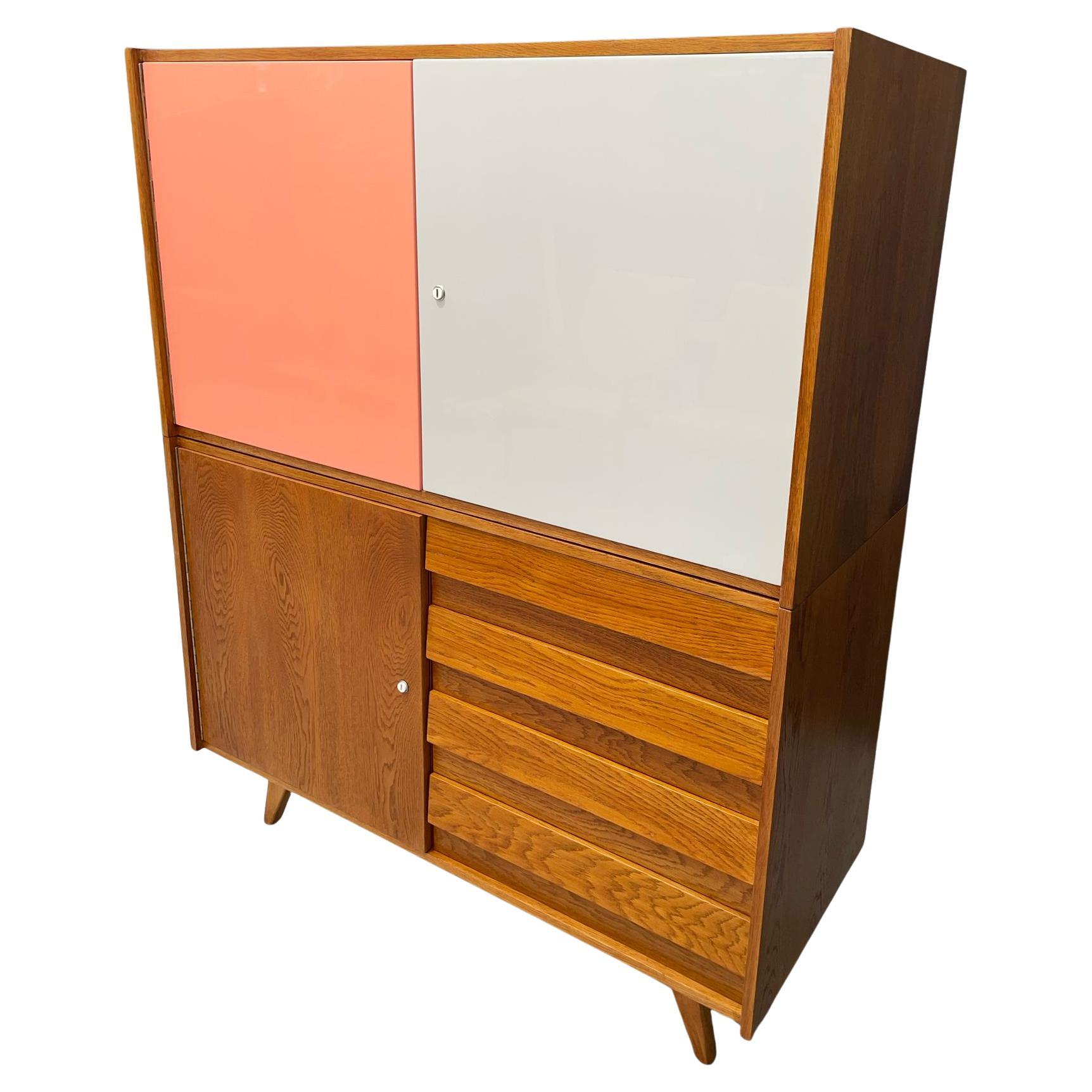 U-450 Schrank in Eiche von Jiří Jiroutek für Interiér Praha, Tschechoslowakei, 1960er Jahre