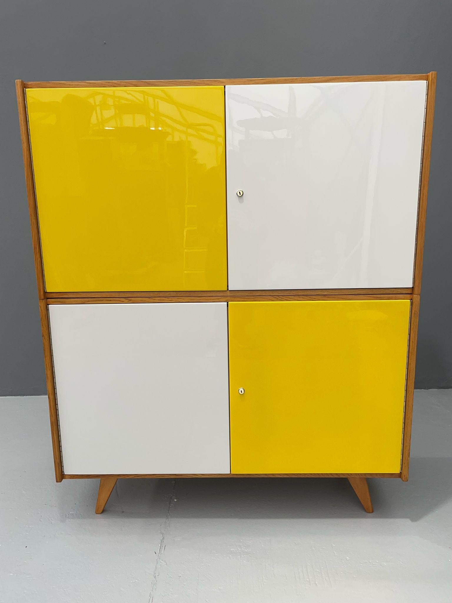 Art Deco U-450 Cabinet in Oak veneer, Yellow & White Variant, Jiří Jiroutek for Interiér For Sale