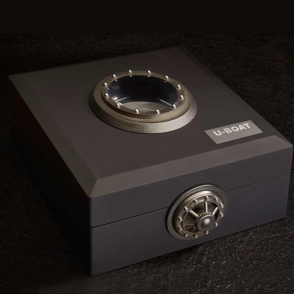 Montre U-Boat Classico 40mm Automatic Vintage Black Dial Leather Strap  8891 en vente 2
