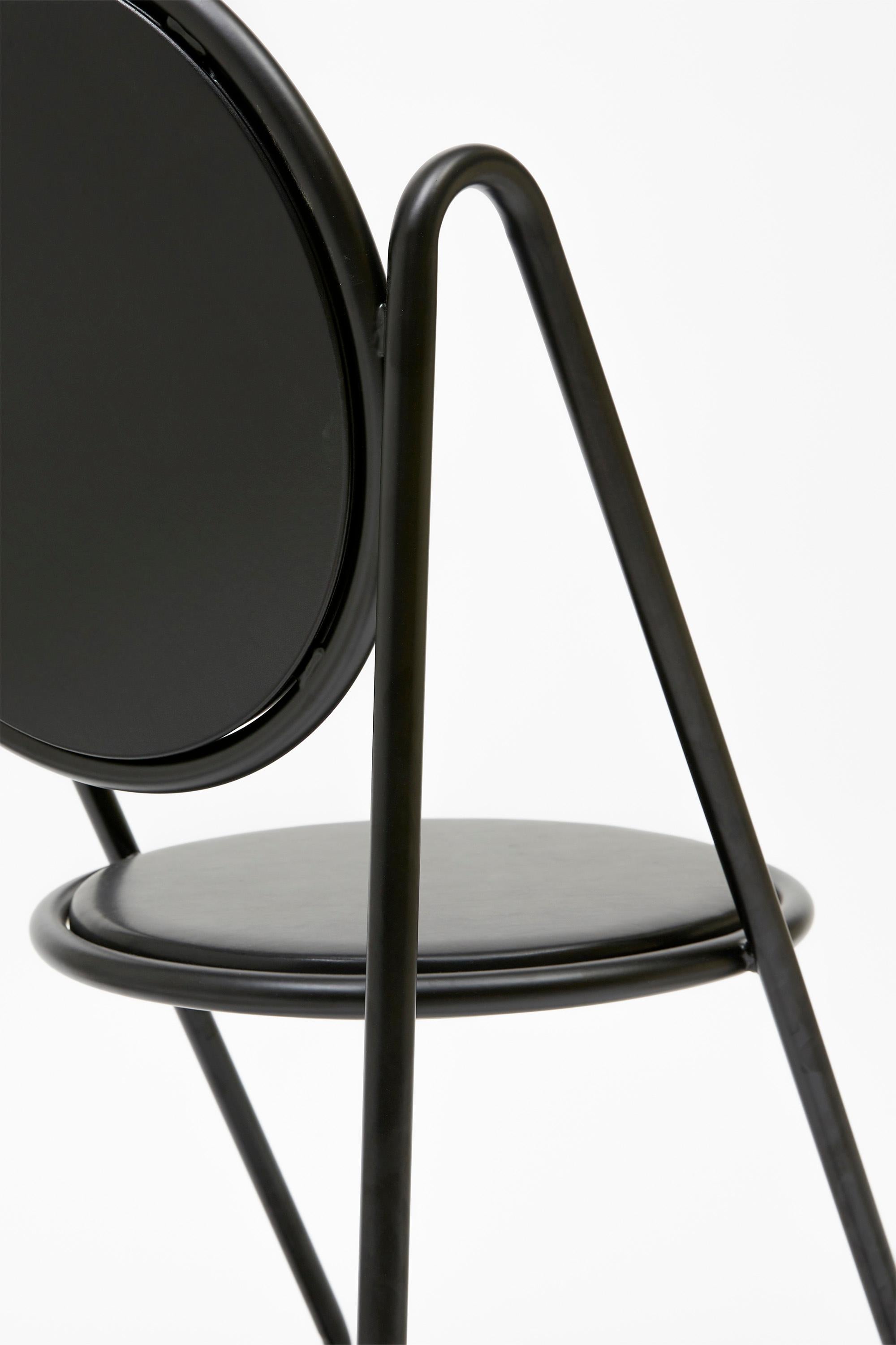 U-Disk Chair, All Black For Sale 1