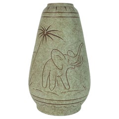 u-keramik mid century VASE modèle n° 137/30 décor d'éléphants et de palmiers des années 60