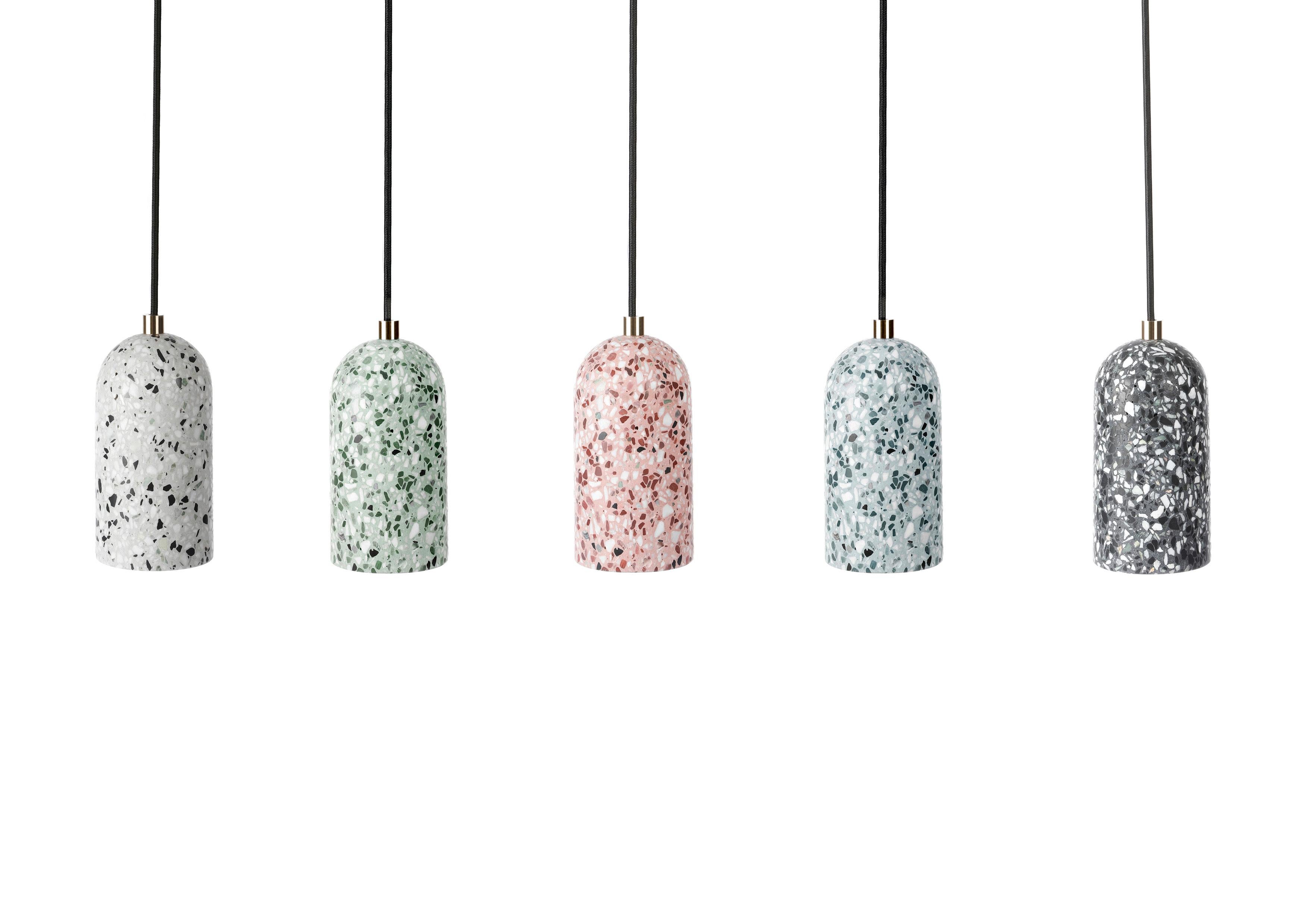 'U' Terrazzo pendant lamp designed by Cantonese studio Bentu Design

Light source: E27 LED 3W 100-240V 80Ra 200LM 3000K
Measures: H18.5 cm x D9.6 cm.

These pendant lamps are available in different colors of terrazzo: white, black, red, sky blue,