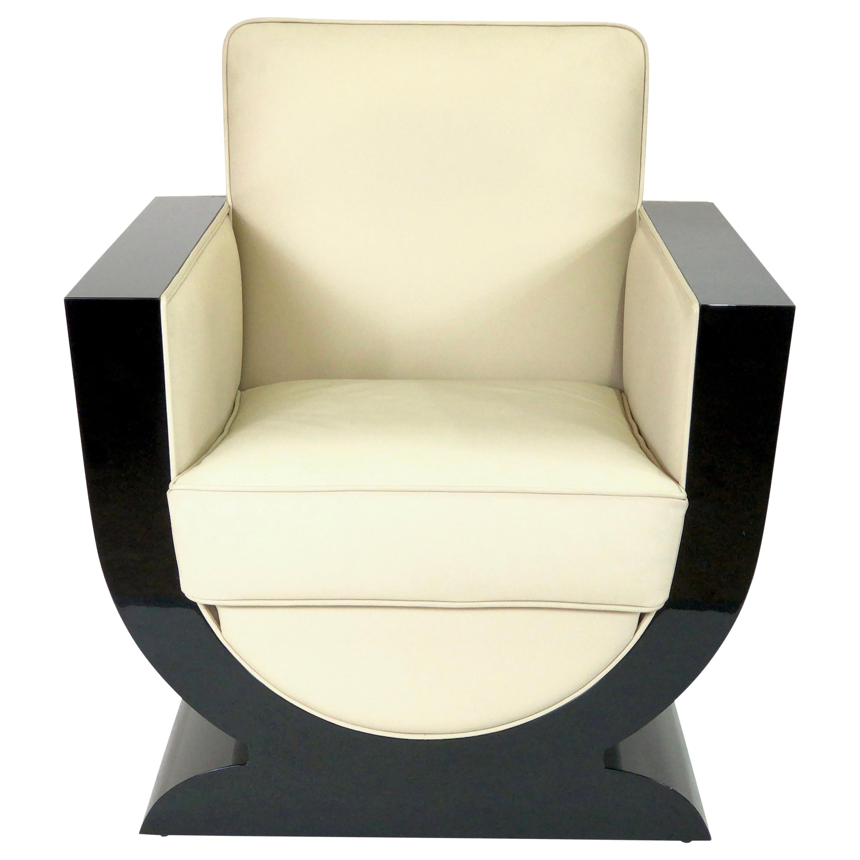 Fauteuil club en U de style Art déco noir et blanc:: laqué noir piano en vente