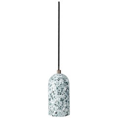 Lampe à suspension en terrazzo bleu ciel « U » de Bentu Design