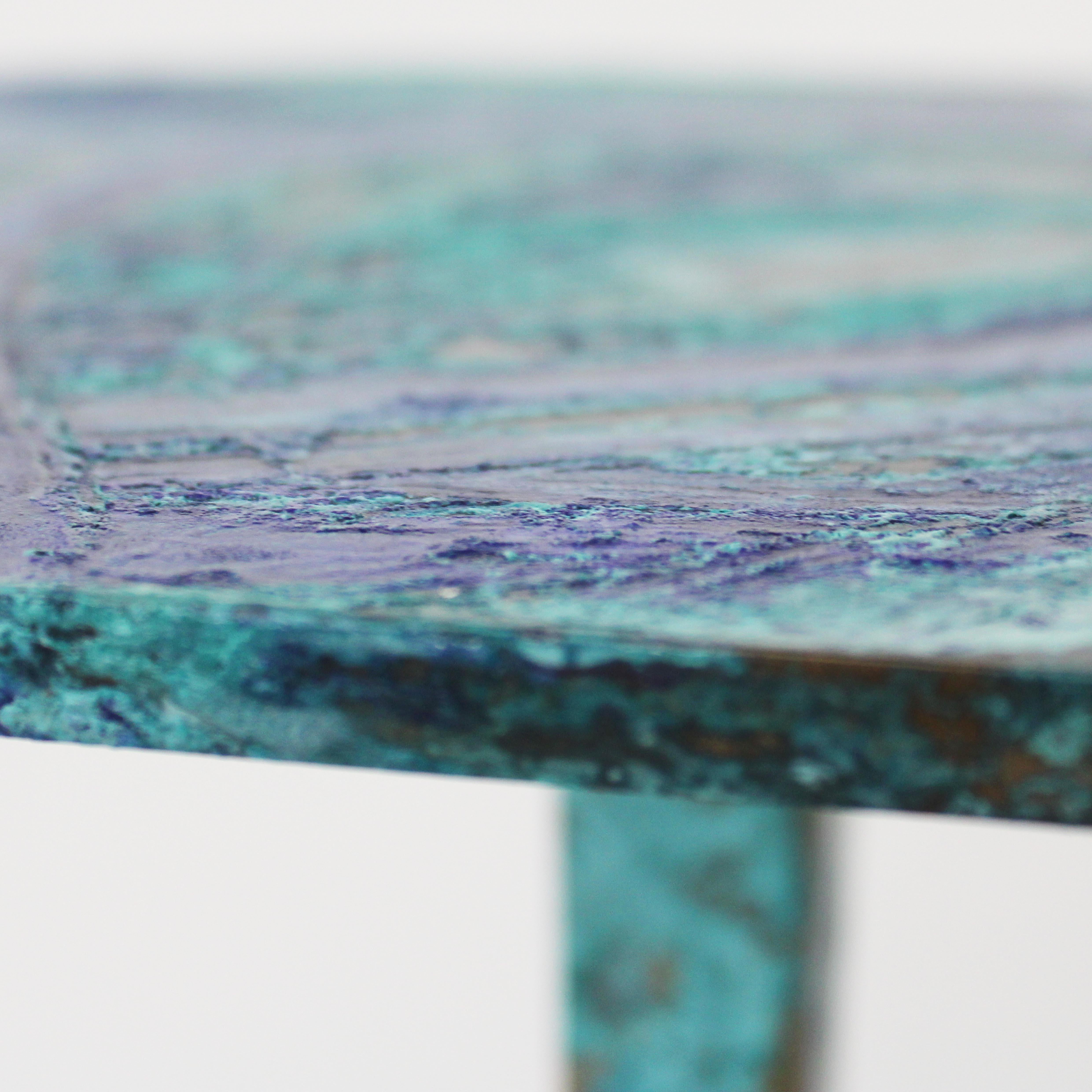 Tisch/32 Blauer Nachttisch aus Bronzeguss von Studio Sunt im Angebot 3