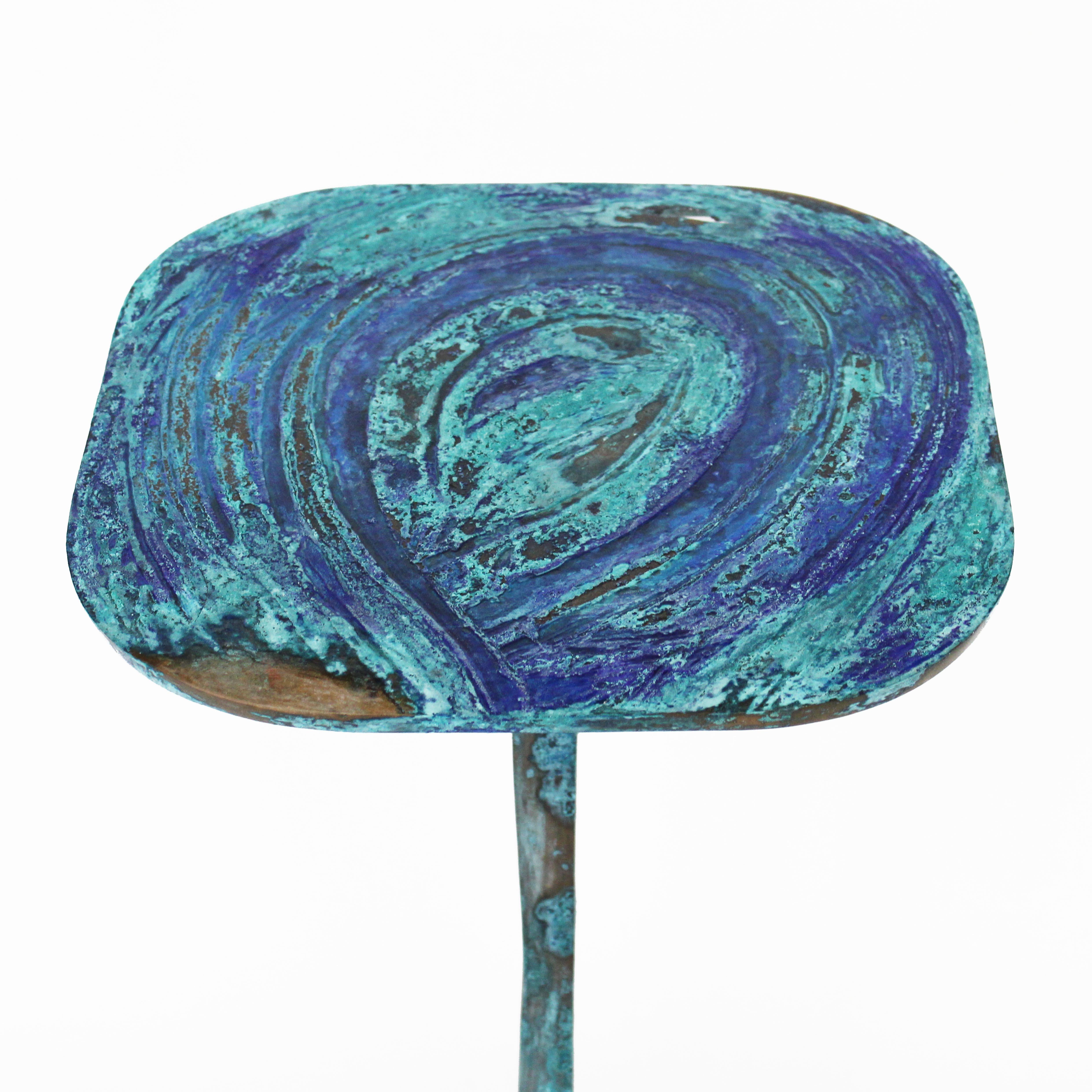 Table U/32 Table de nuit en bronze coulé de finition bleue par Studio Sunt en vente 3