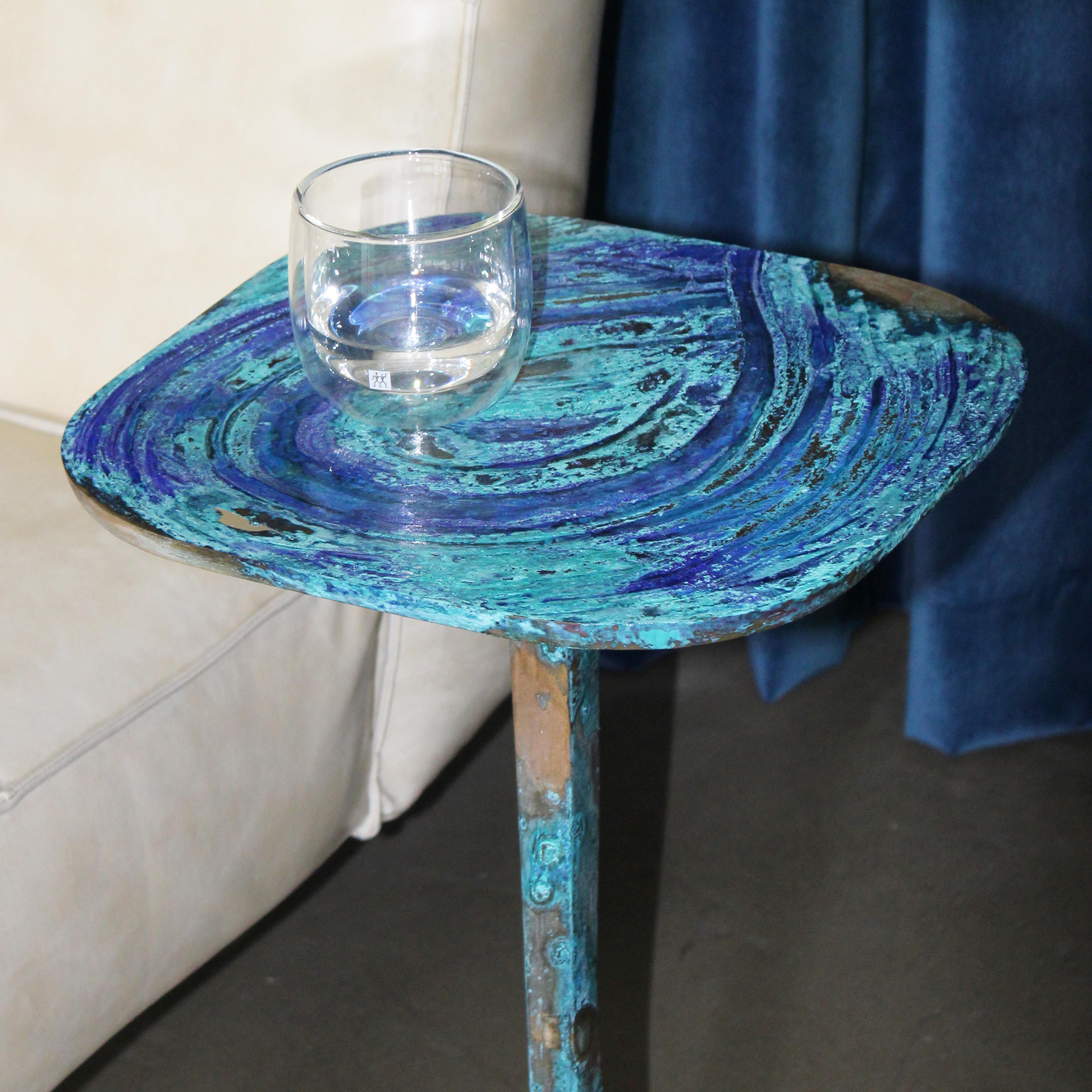 Table U/32 Table de nuit en bronze coulé de finition bleue par Studio Sunt en vente 7