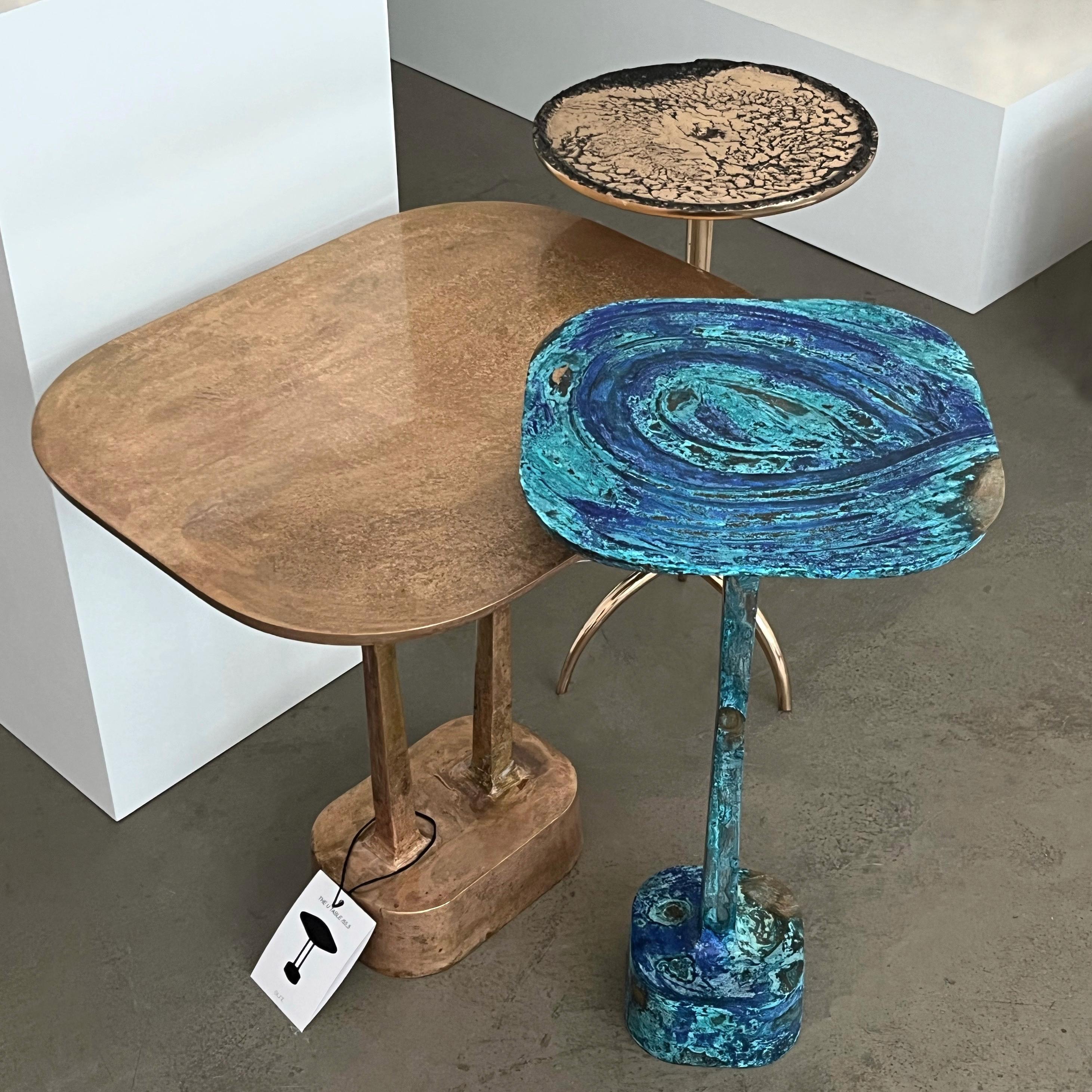 Table U/32 Table de nuit en bronze coulé de finition bleue par Studio Sunt en vente 8