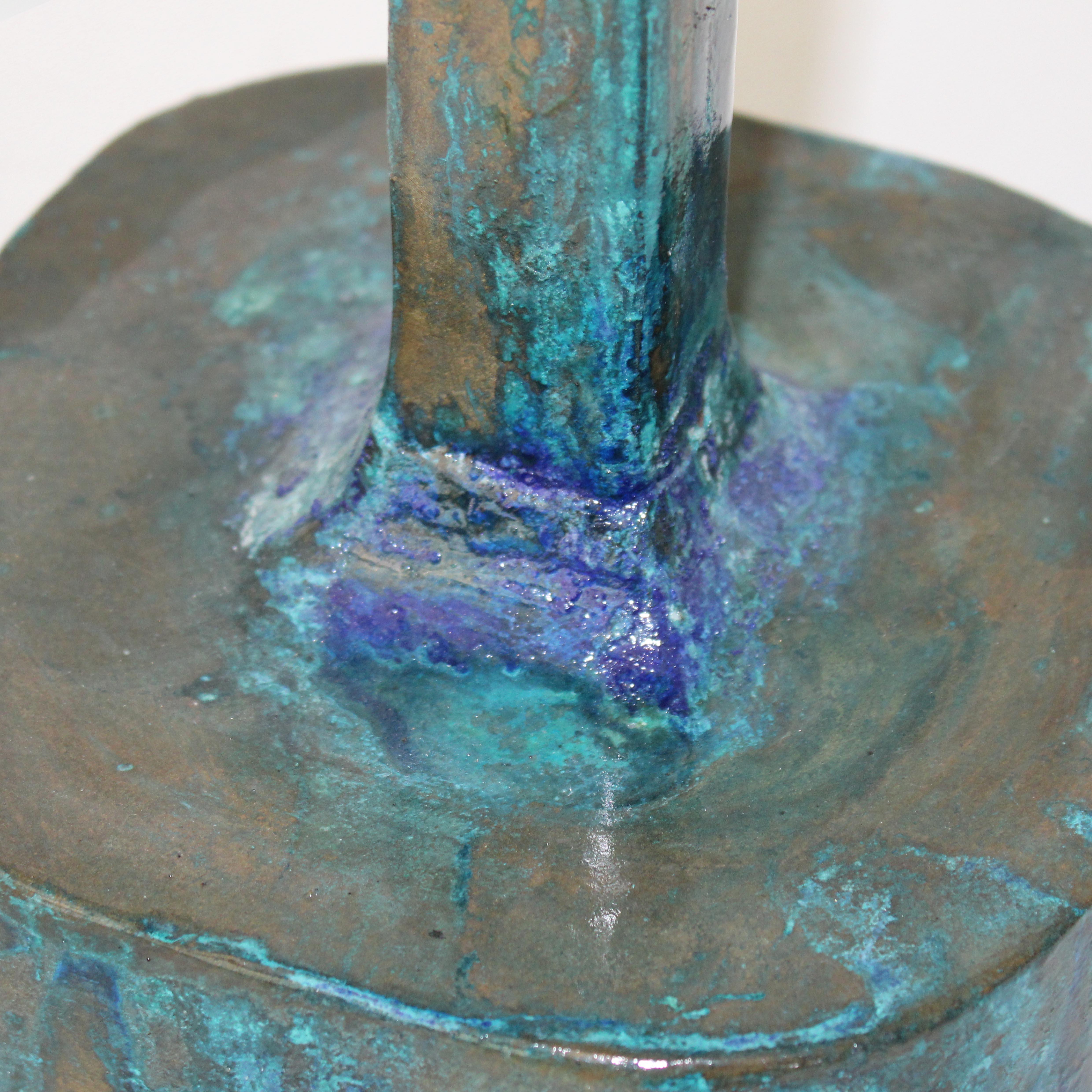 Tisch/32 Blauer Nachttisch aus Bronzeguss von Studio Sunt im Angebot 2