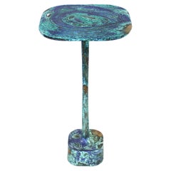 Table U/32 Table de nuit en bronze coulé de finition bleue par Studio Sunt