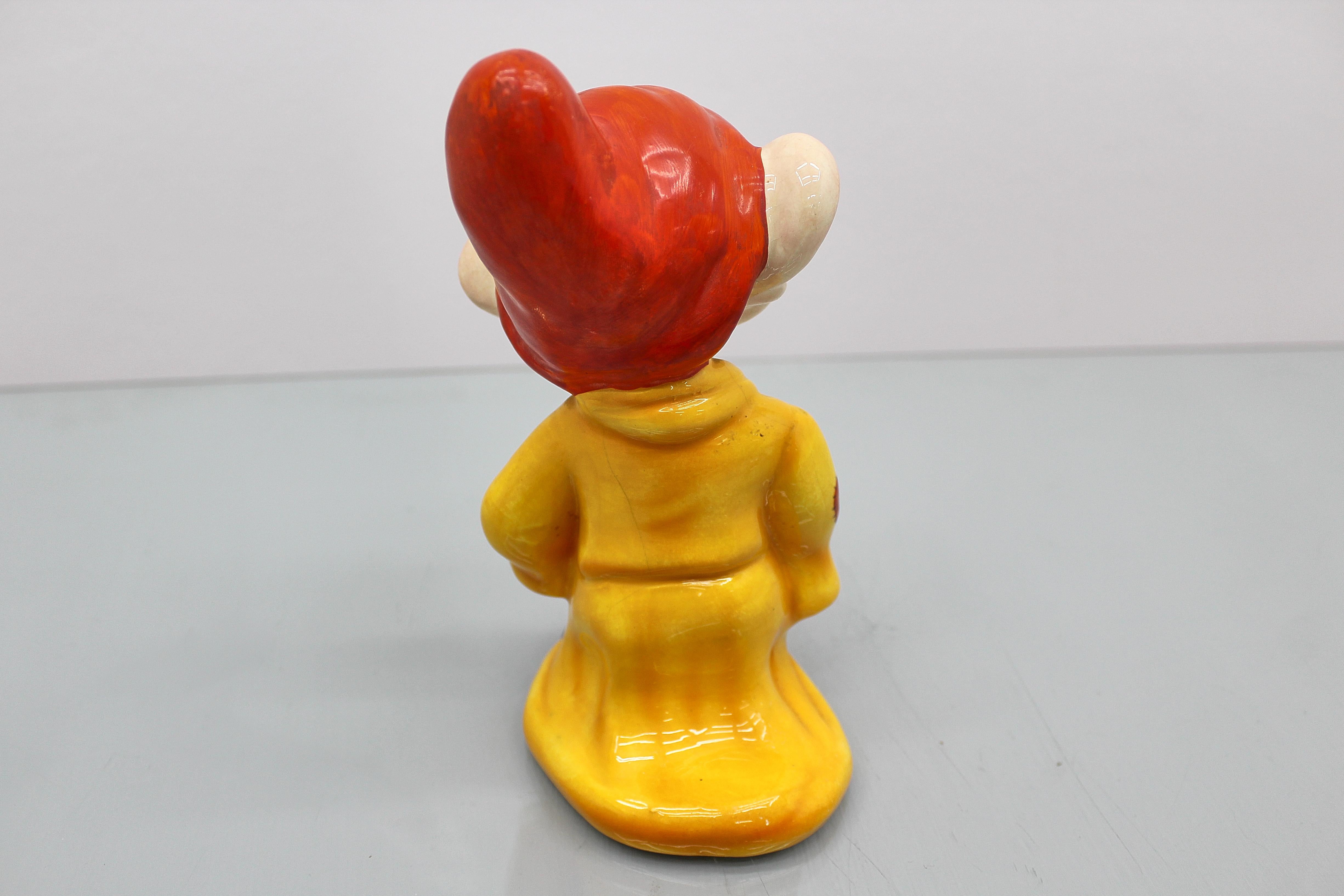 U. Zaccagnini für Walt Disney Dopey glasierte keramische Skulptur 1940er Jahre Italien im Angebot 3