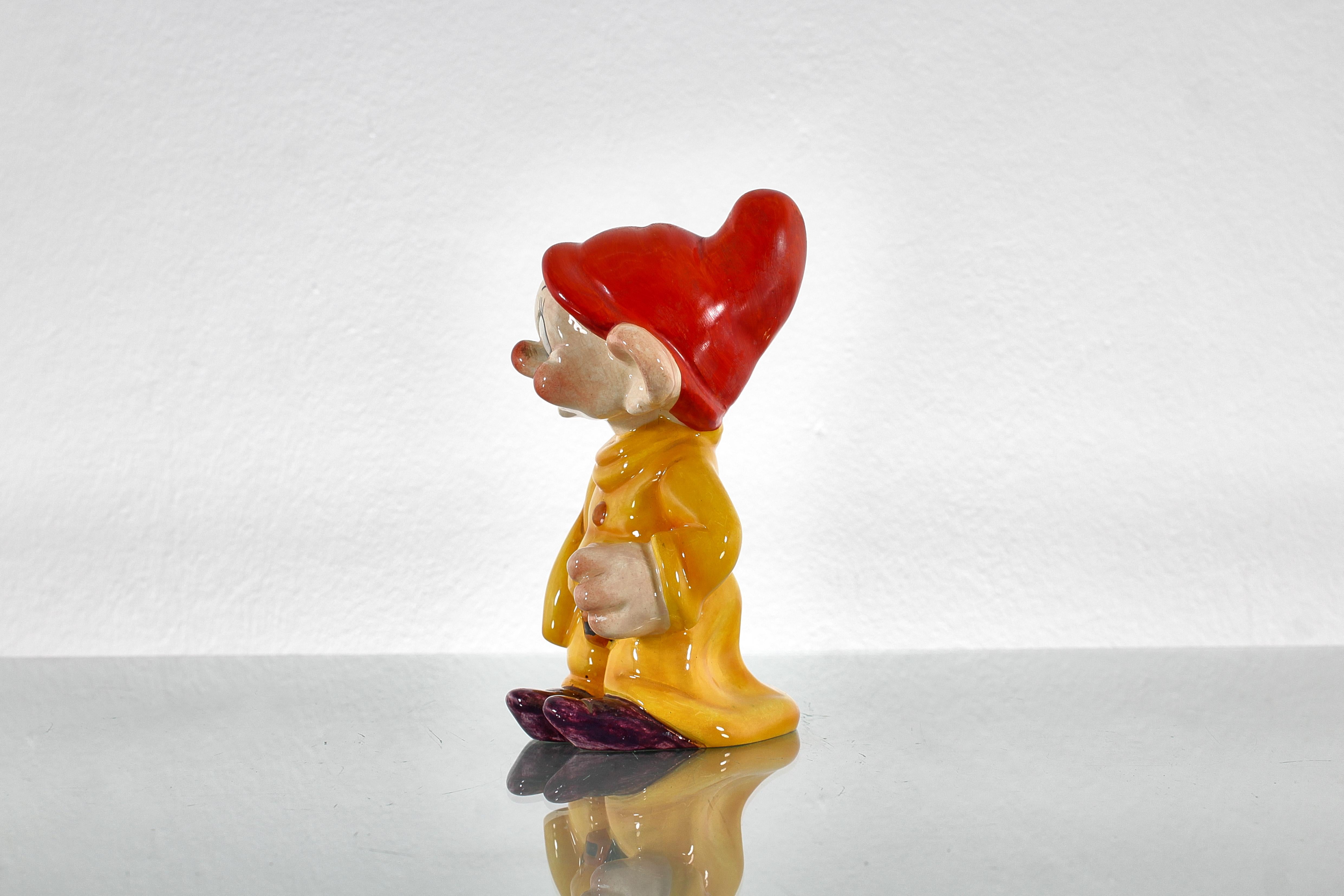 U. Zaccagnini für Walt Disney Dopey glasierte keramische Skulptur 1940er Jahre Italien (Moderne) im Angebot