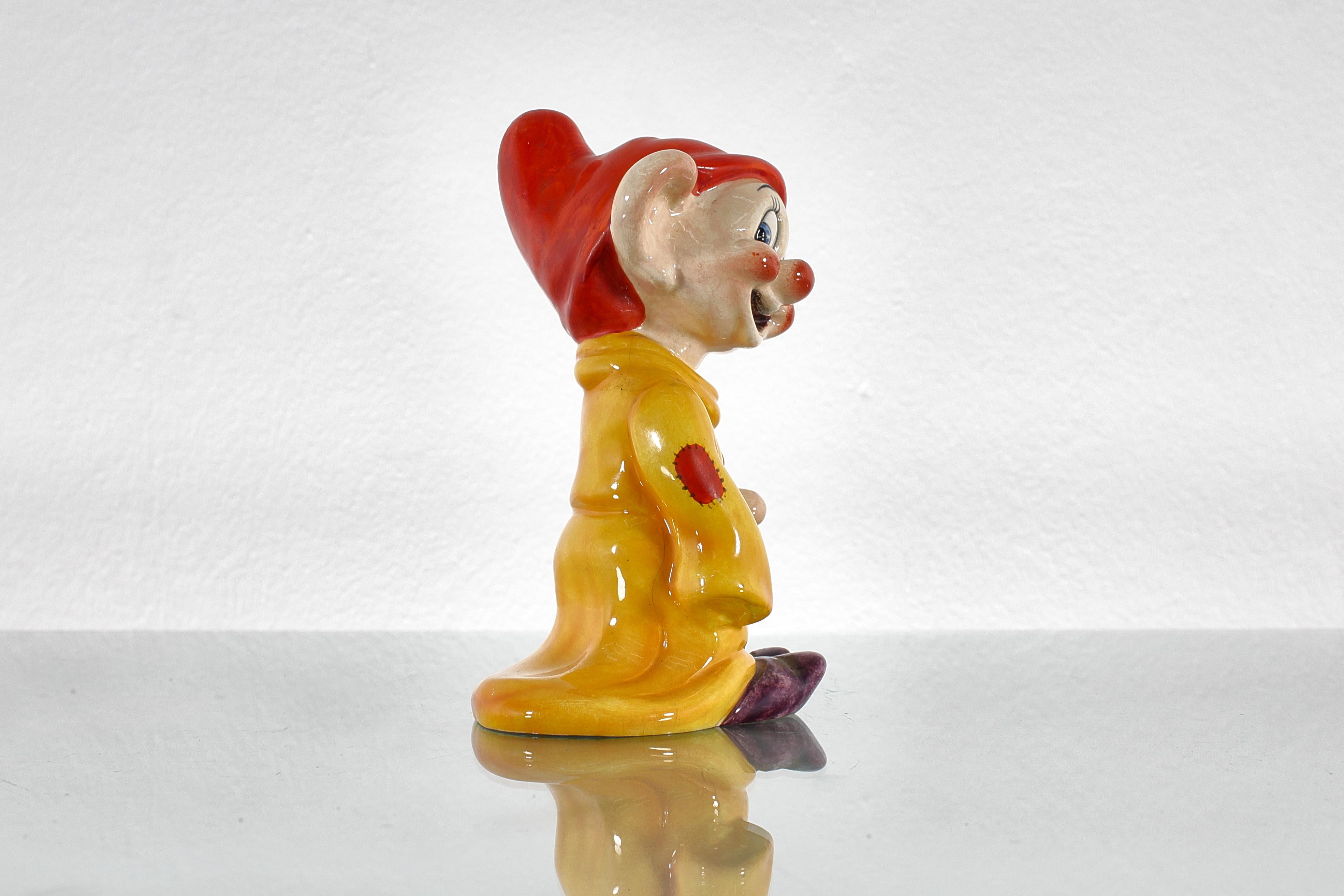 U. Zaccagnini für Walt Disney Dopey glasierte keramische Skulptur 1940er Jahre Italien im Zustand „Gut“ im Angebot in Palermo, IT