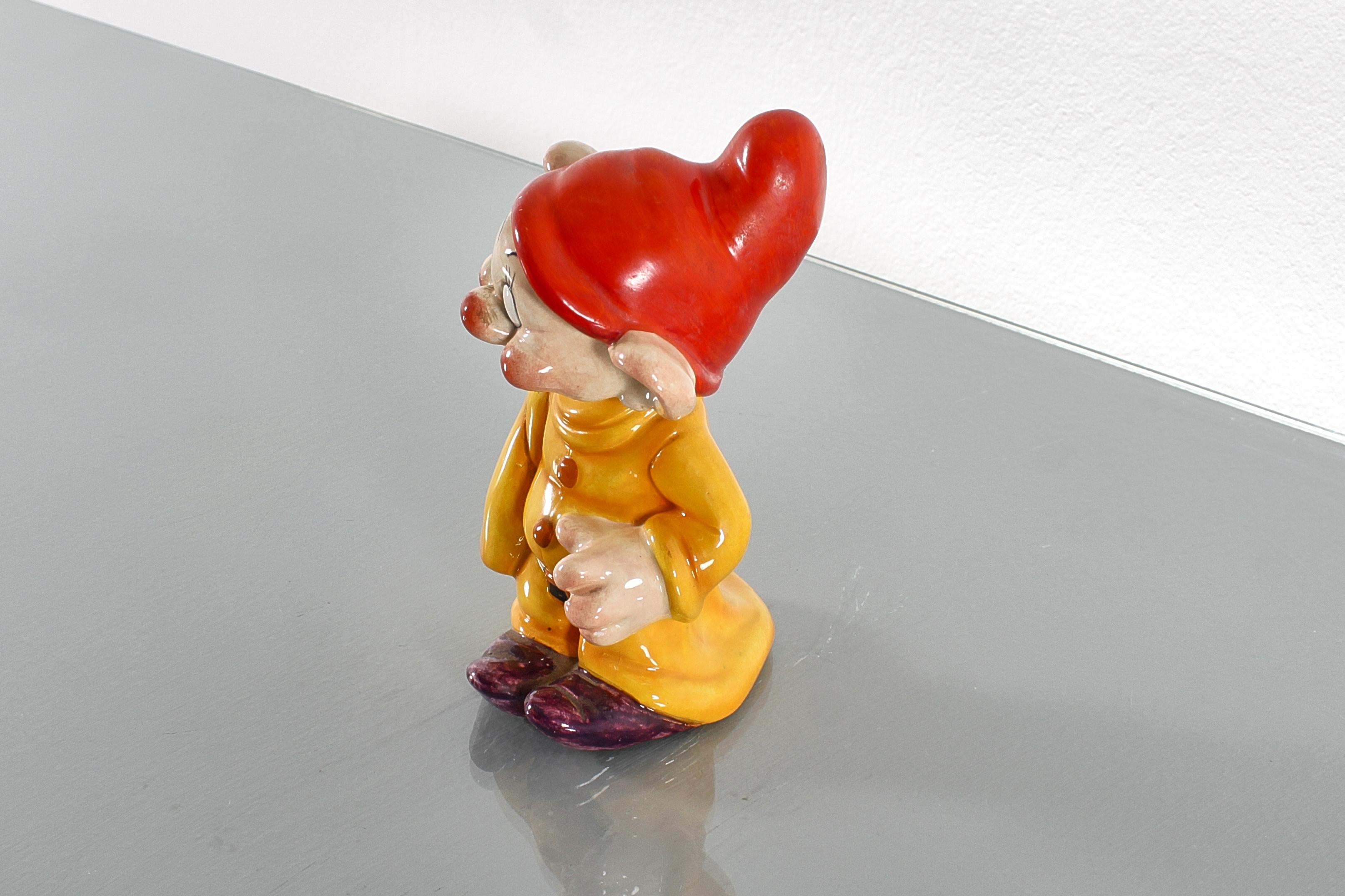 U. Zaccagnini für Walt Disney Dopey glasierte keramische Skulptur 1940er Jahre Italien im Angebot 1