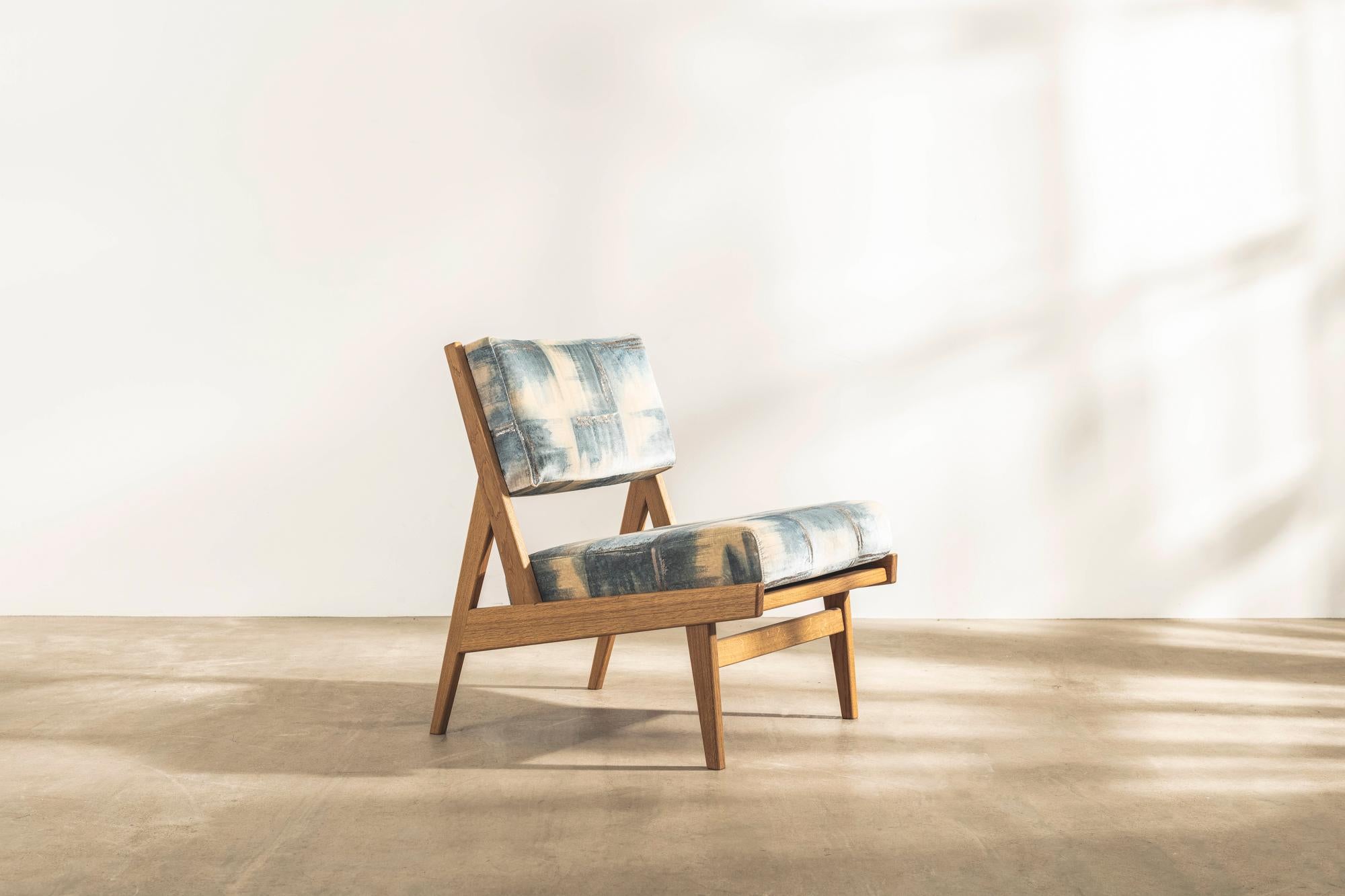 Jens Risom U431 Armless Chair in European Oak For Sale 4