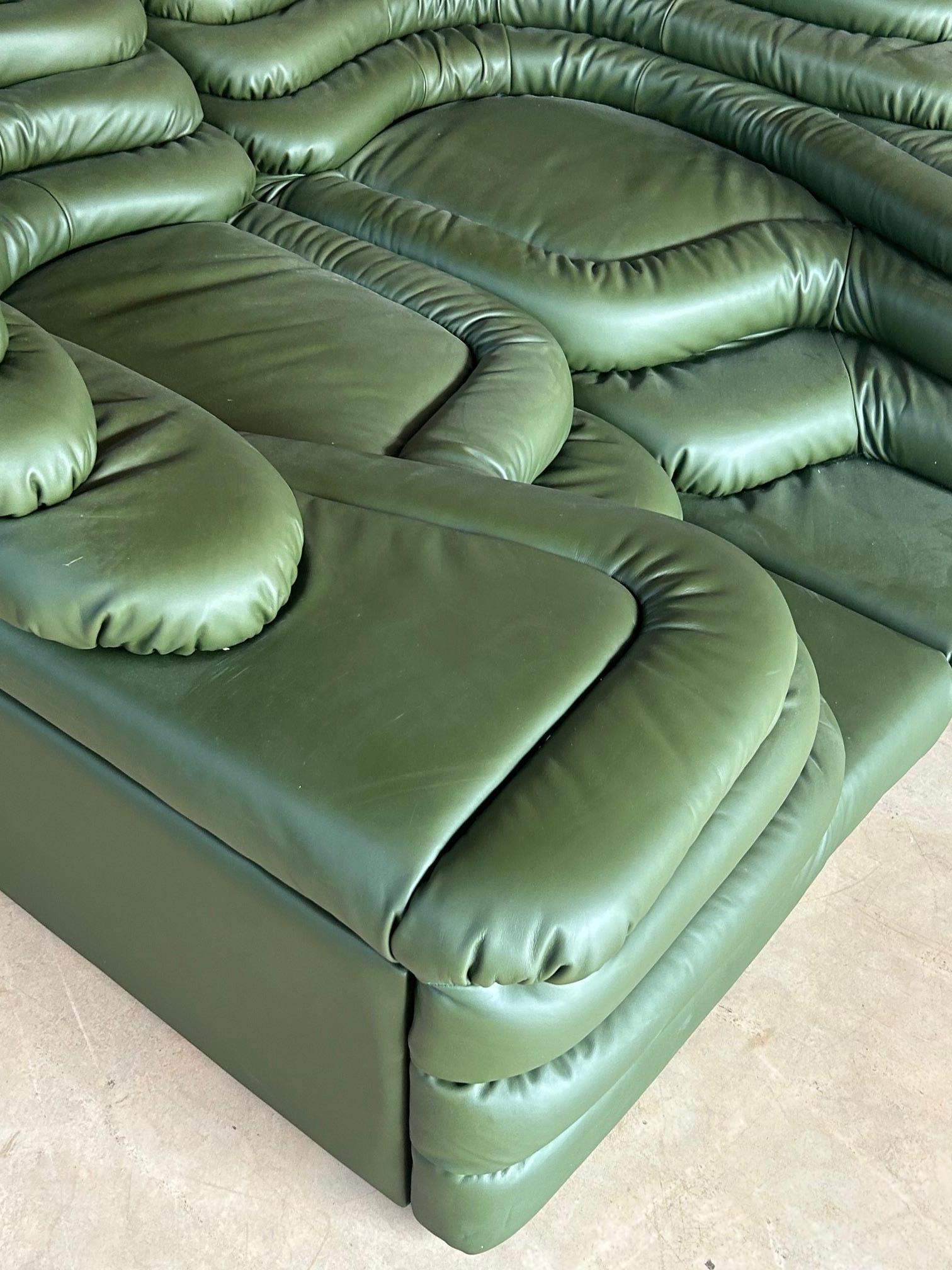 Ubald Klug per De Sede Coppia di divani 'Terrazza' in pelle Greene & Greene in vendita 9