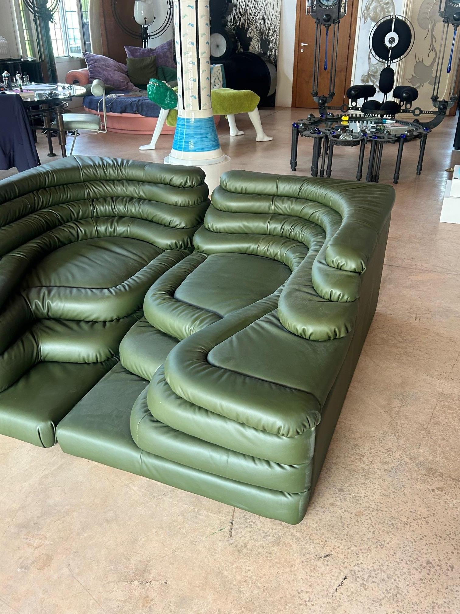 Fine XX secolo Ubald Klug per De Sede Coppia di divani 'Terrazza' in pelle Greene & Greene in vendita