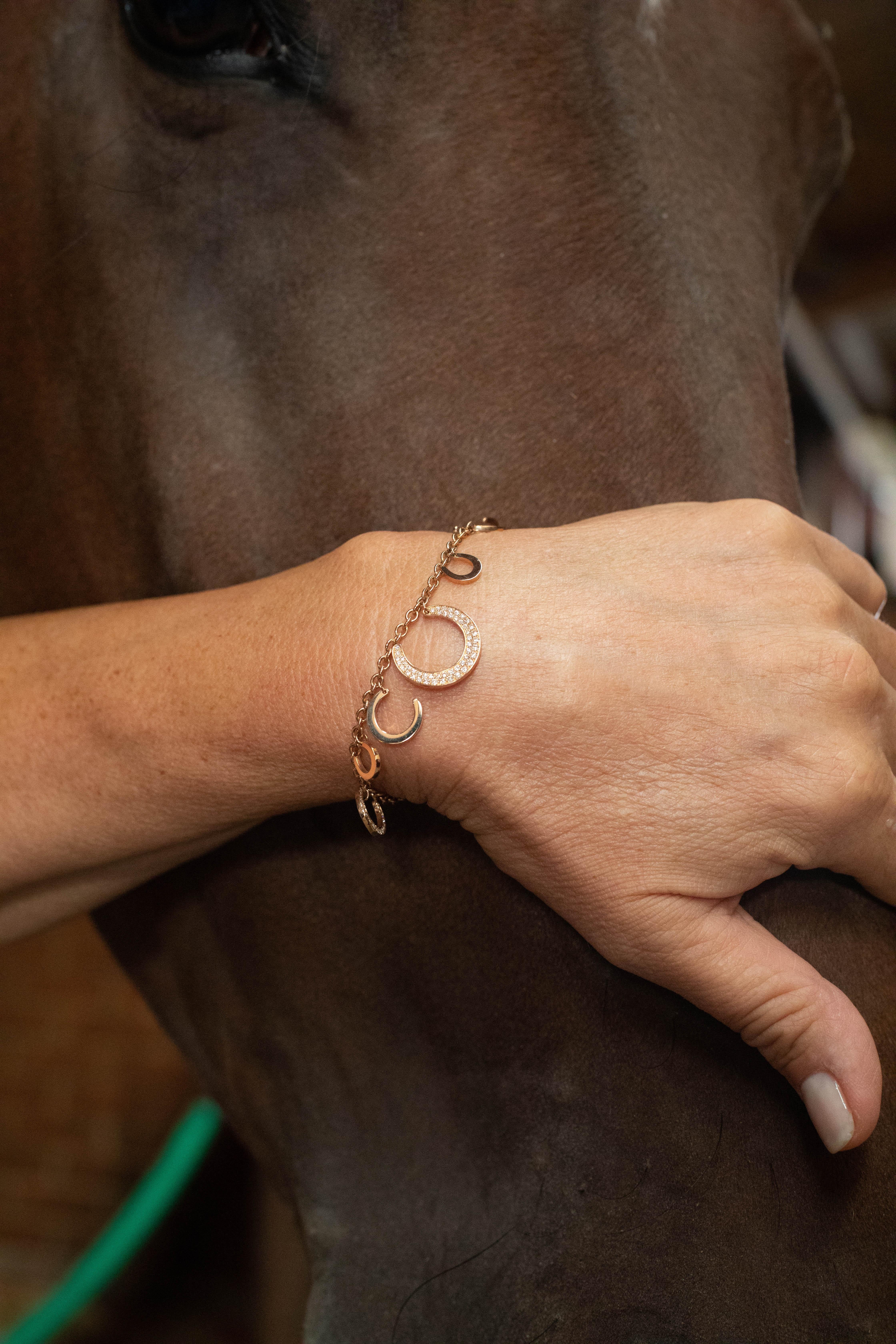 Ubaldi Gioielli 18 Karat Gold Bracelet Horseshoes Charm Pendants with 2 Diamonds For Sale 1