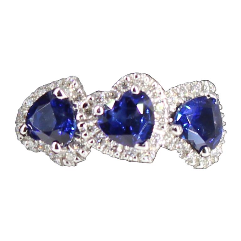 Ubaldi Gioielli Ring, Diamond and Three-Stone Sapphire Heart Shape 18 Karat Gold For Sale