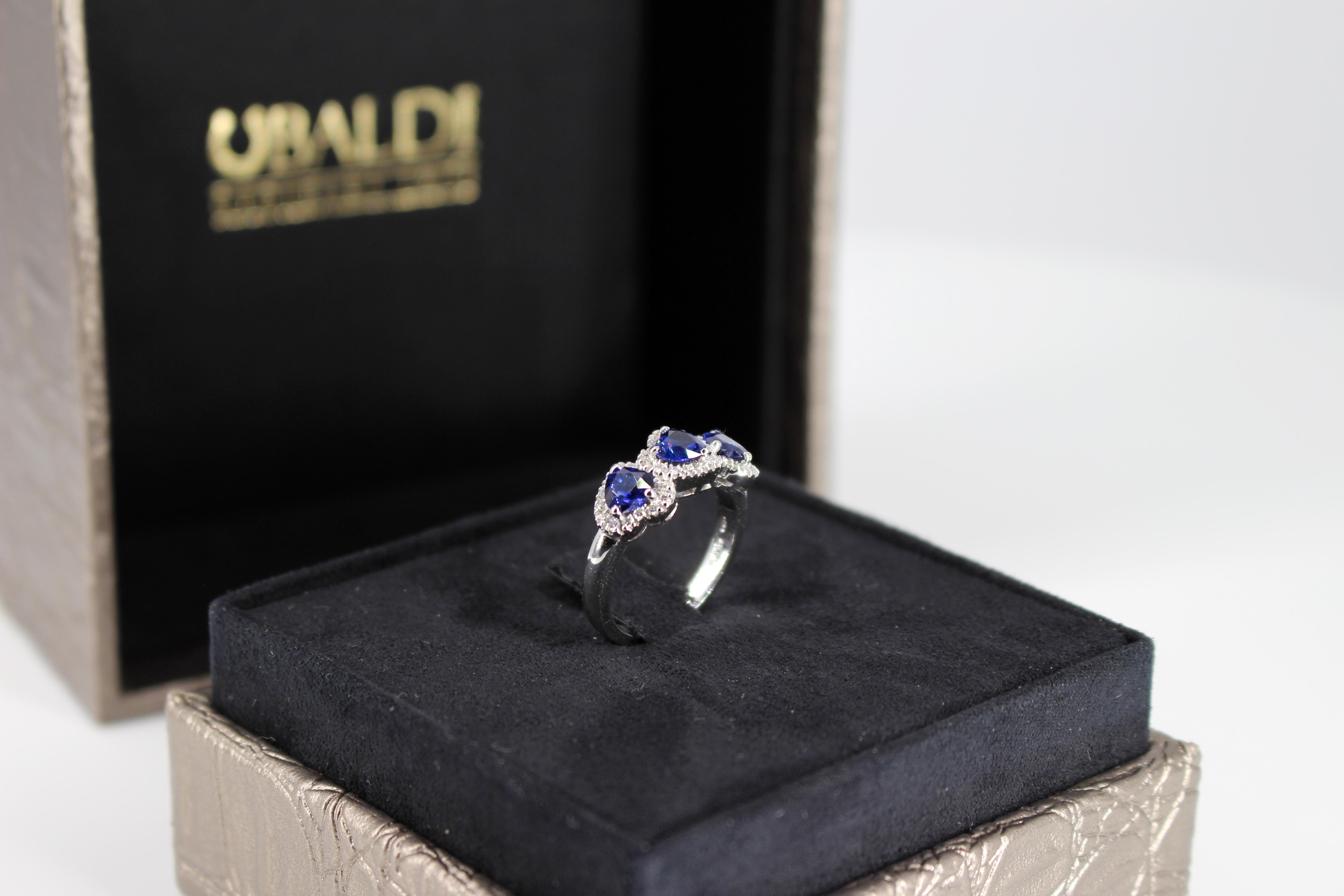 Brilliant Cut Ubaldi Gioielli Ring, Diamond and Three-Stone Sapphire Heart Shape 18 Karat Gold For Sale