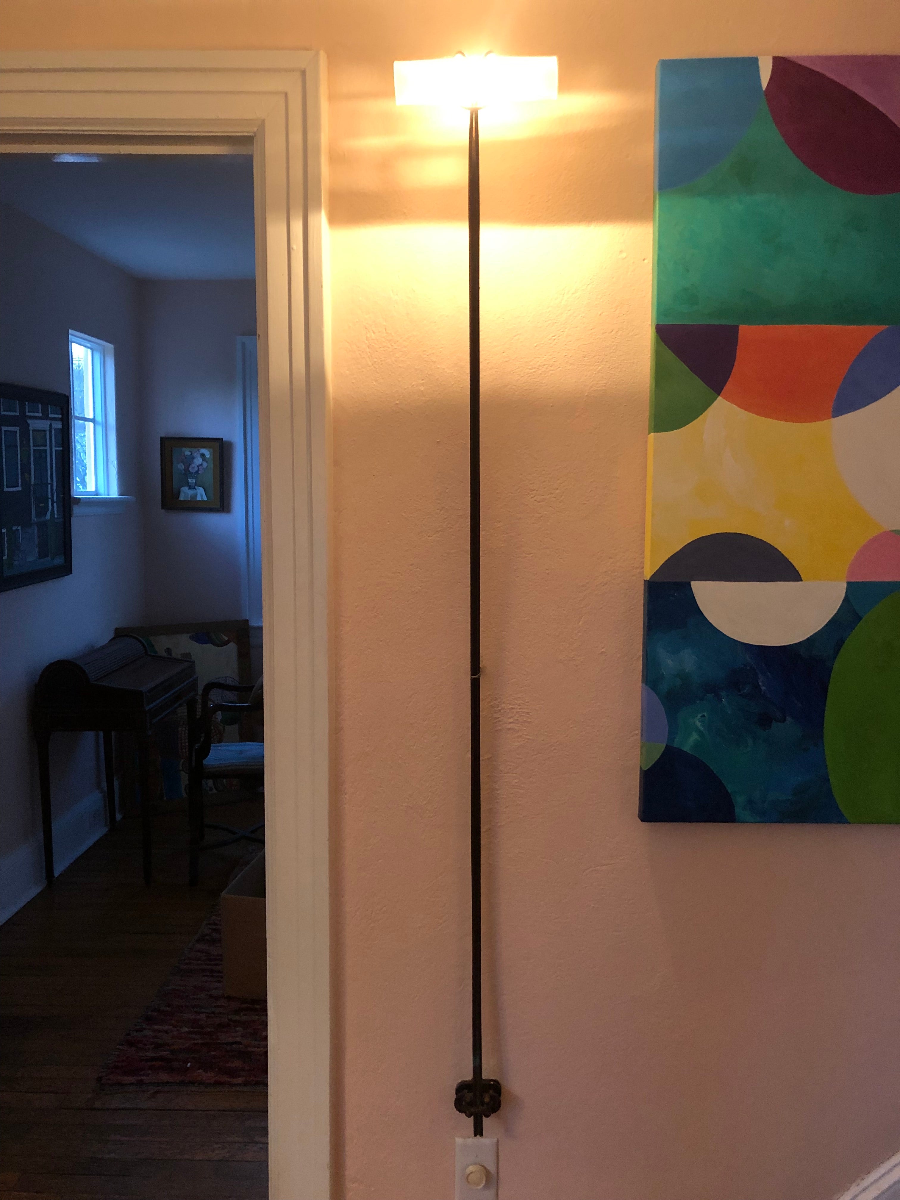 Uber Chic, länglicher italienischer Vintage-Wandleuchter aus Bronze im Zustand „Gut“ in Hopewell, NJ