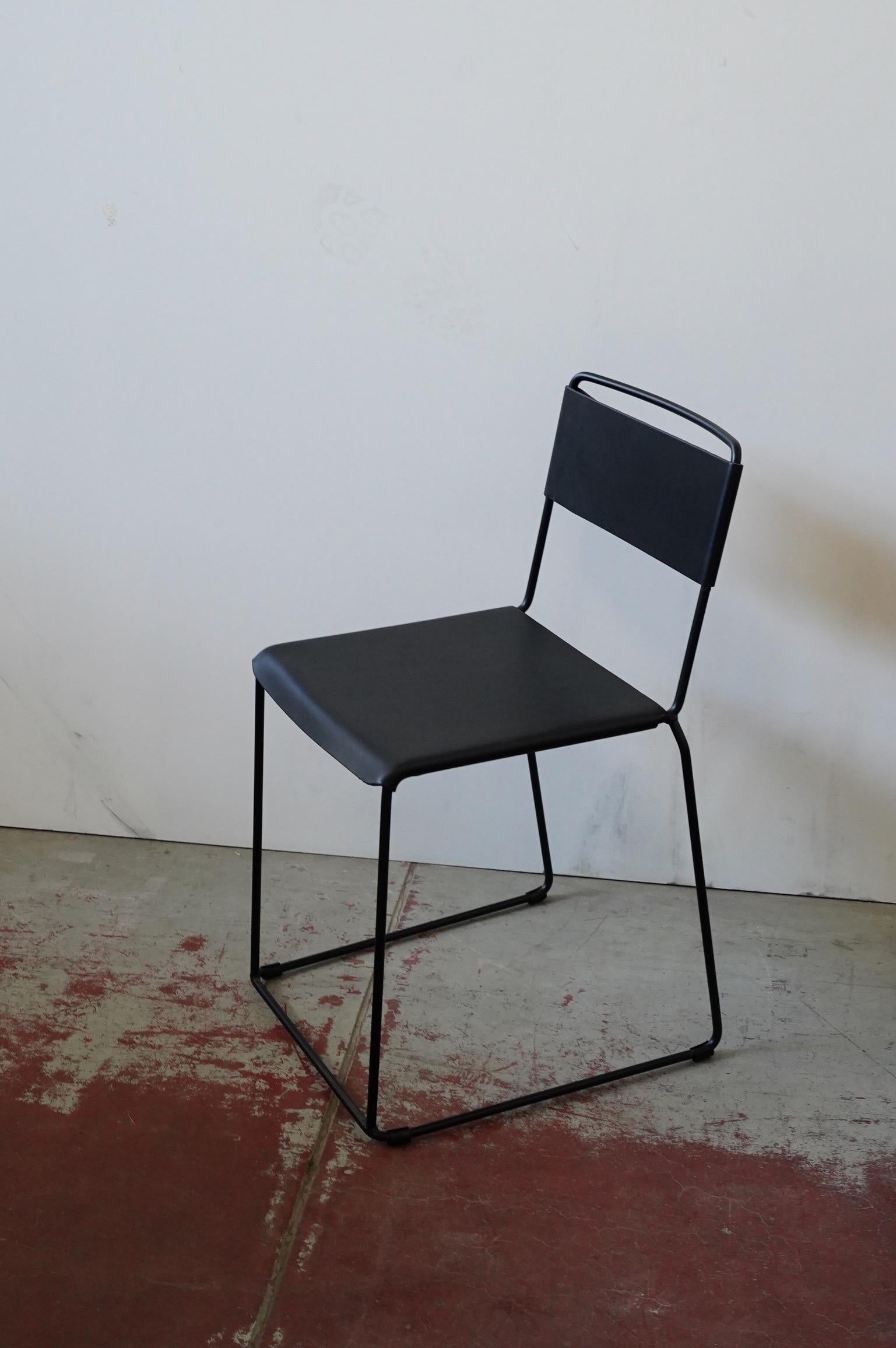 UCCIO-Stuhl mit schwarzem Power-Mantel, schwarzes Leder im Angebot 4