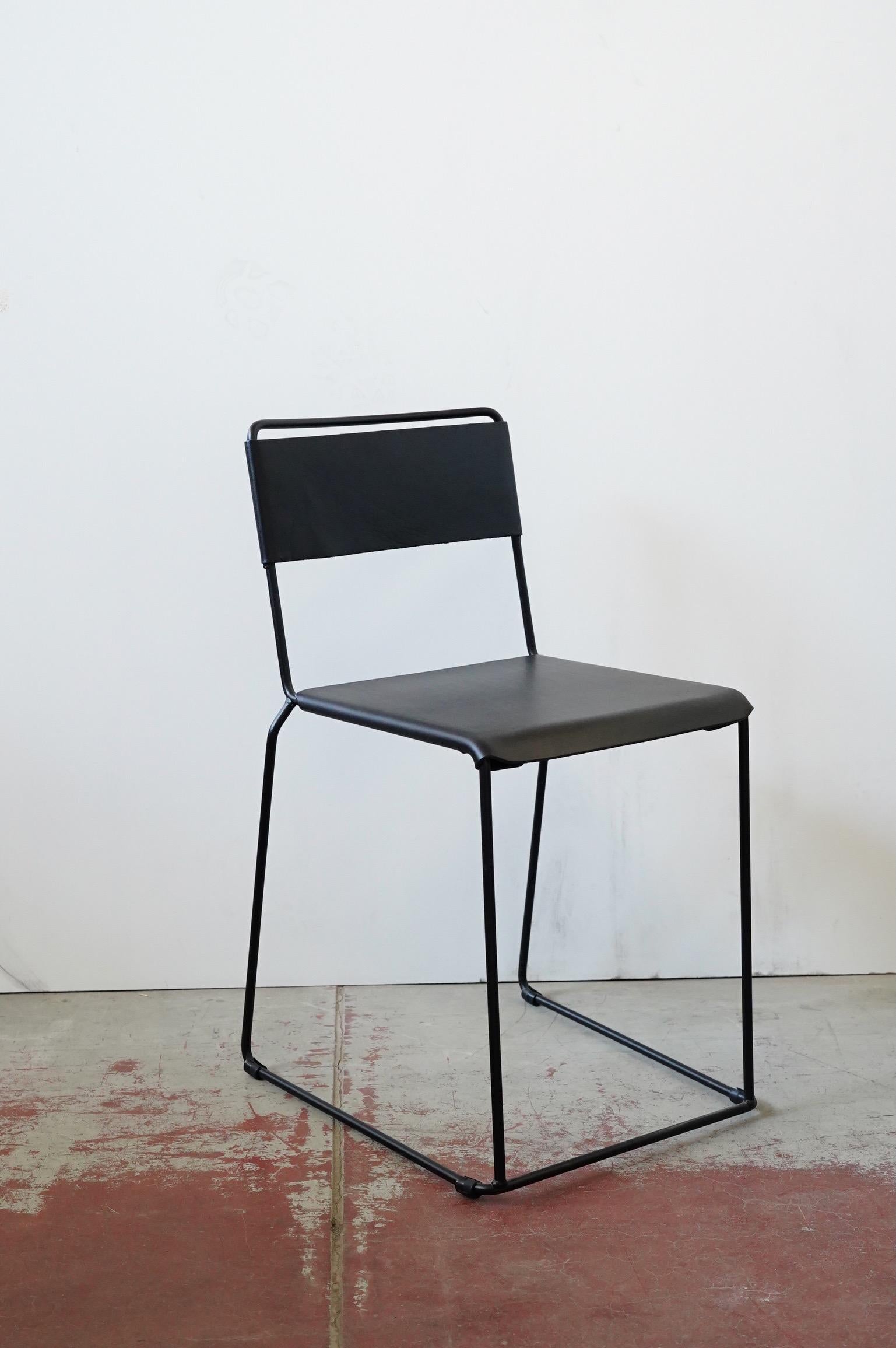 UCCIO-Stuhl mit schwarzem Power-Mantel, schwarzes Leder im Angebot 5