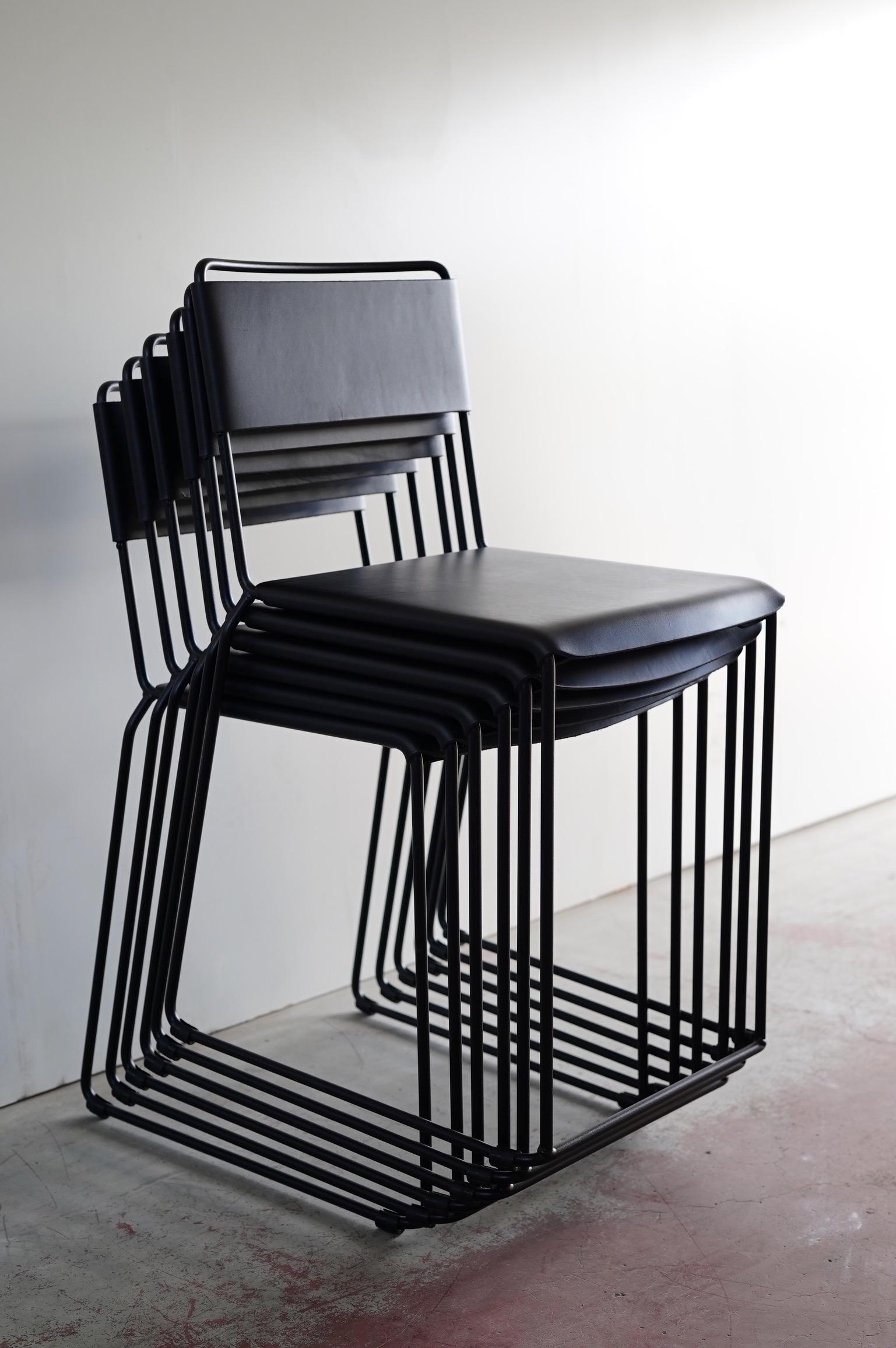 UCCIO-Stuhl mit schwarzem Power-Mantel, schwarzes Leder im Angebot 1