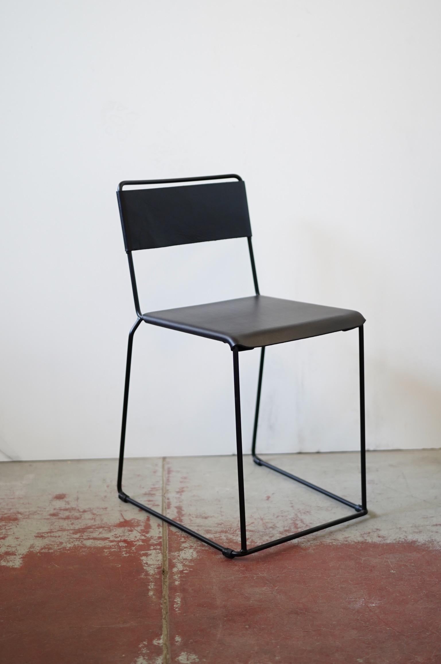 UCCIO-Stuhl mit schwarzem Power-Mantel, schwarzes Leder im Angebot 3