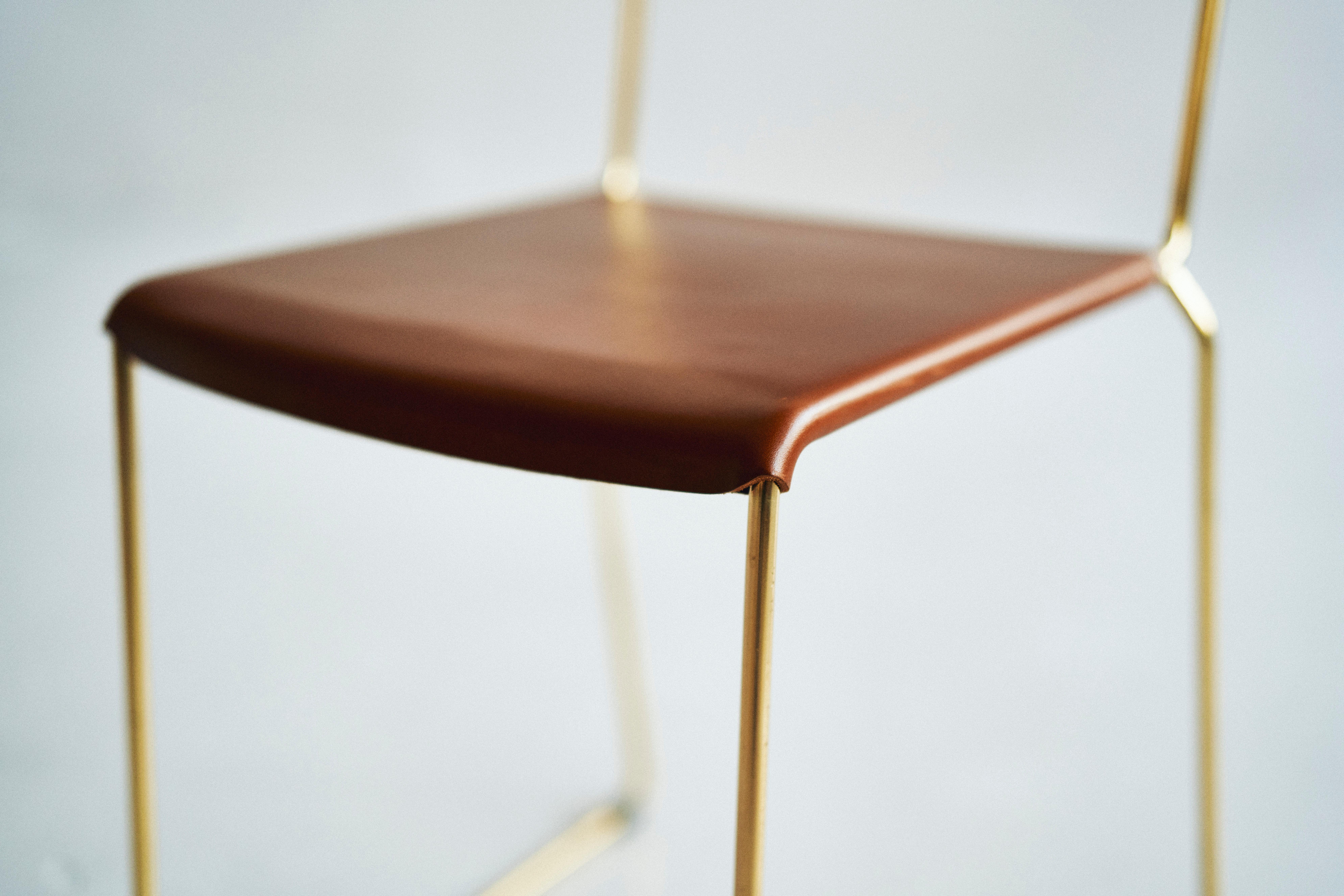 UCCIO-Stuhl aus Messing und Leder im Angebot 2