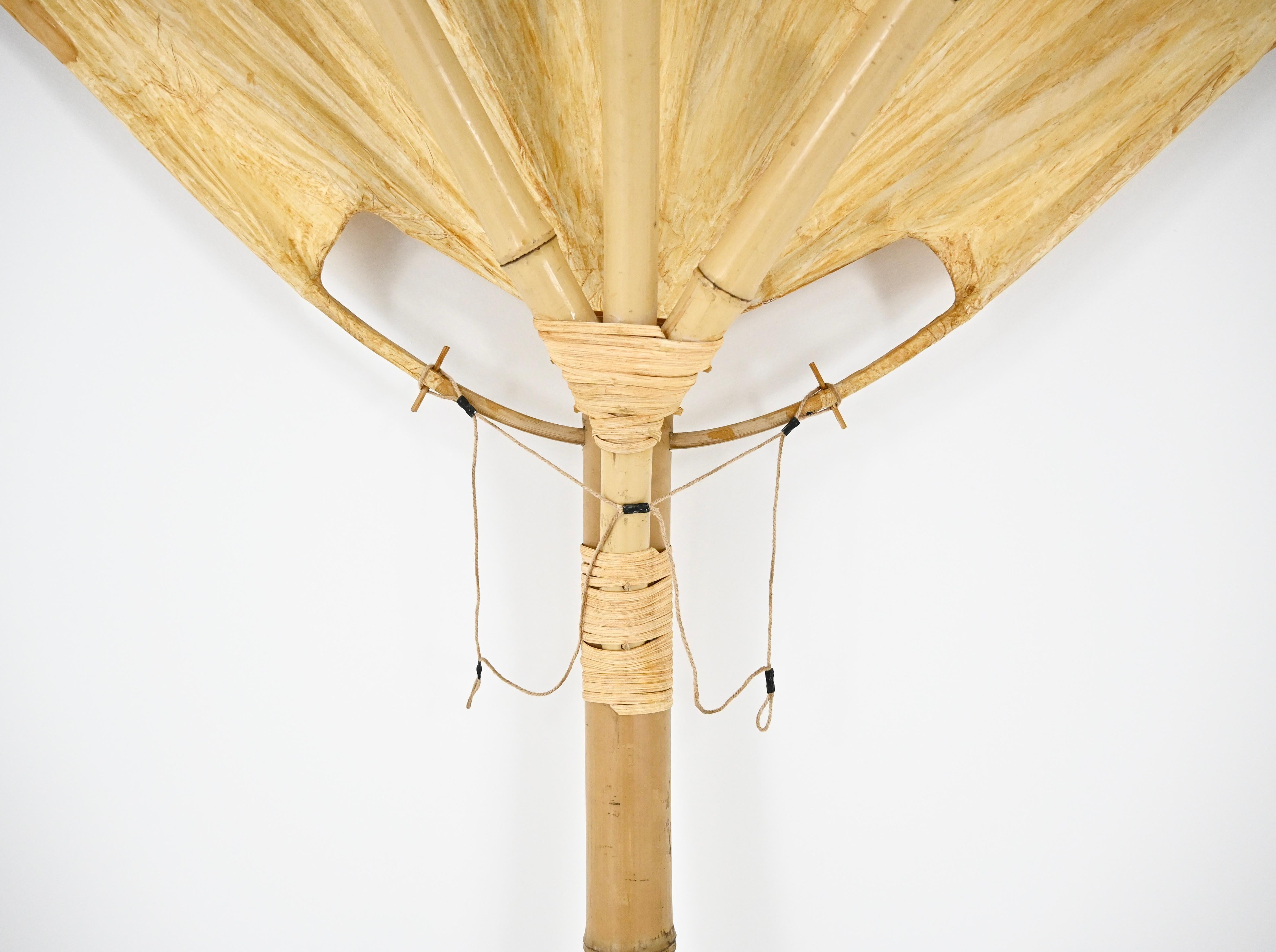 Lámpara de pie Uchiwa de Ingo Maurer para Design M, años 70 en venta 2