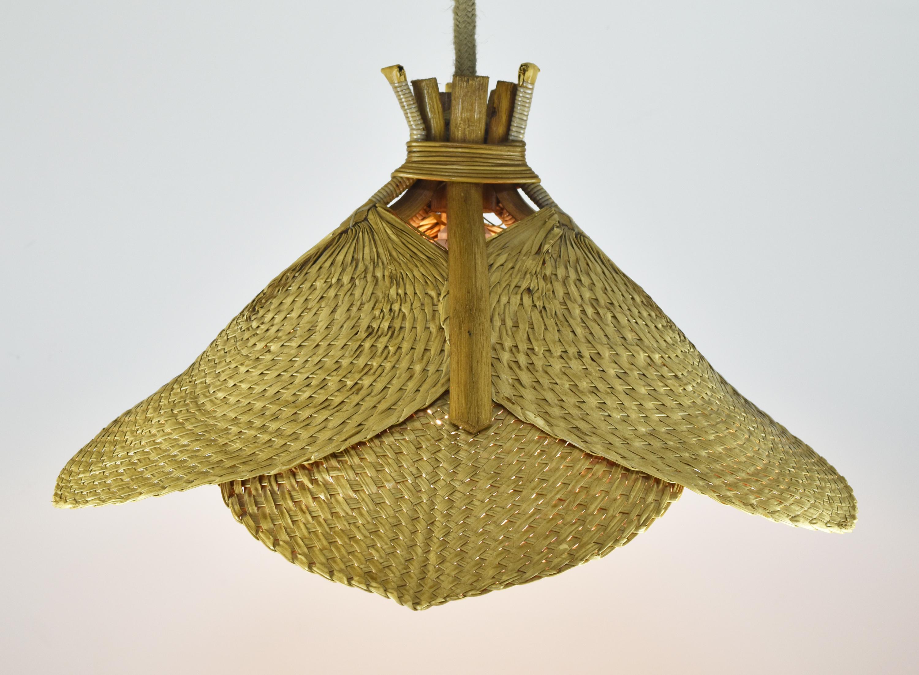 Hand-Crafted Uchiwa Mid-Century Pendant Chandelier in Style of Ingo Maurer, 1960s Wicker Art