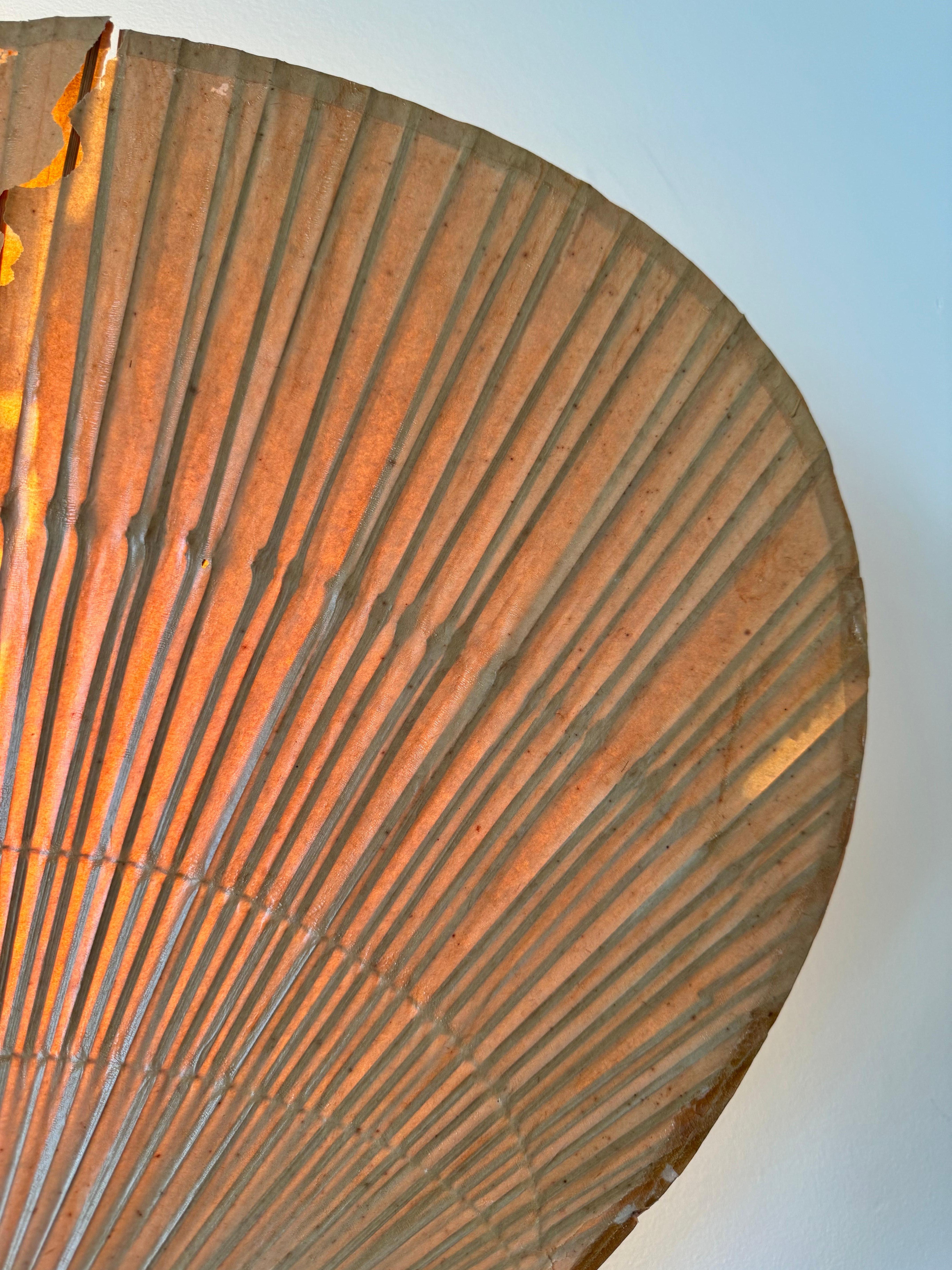 Lámpara de pared Uchiwa de Ingo Maurer en Desgastado estado para la venta en Centreville, VA