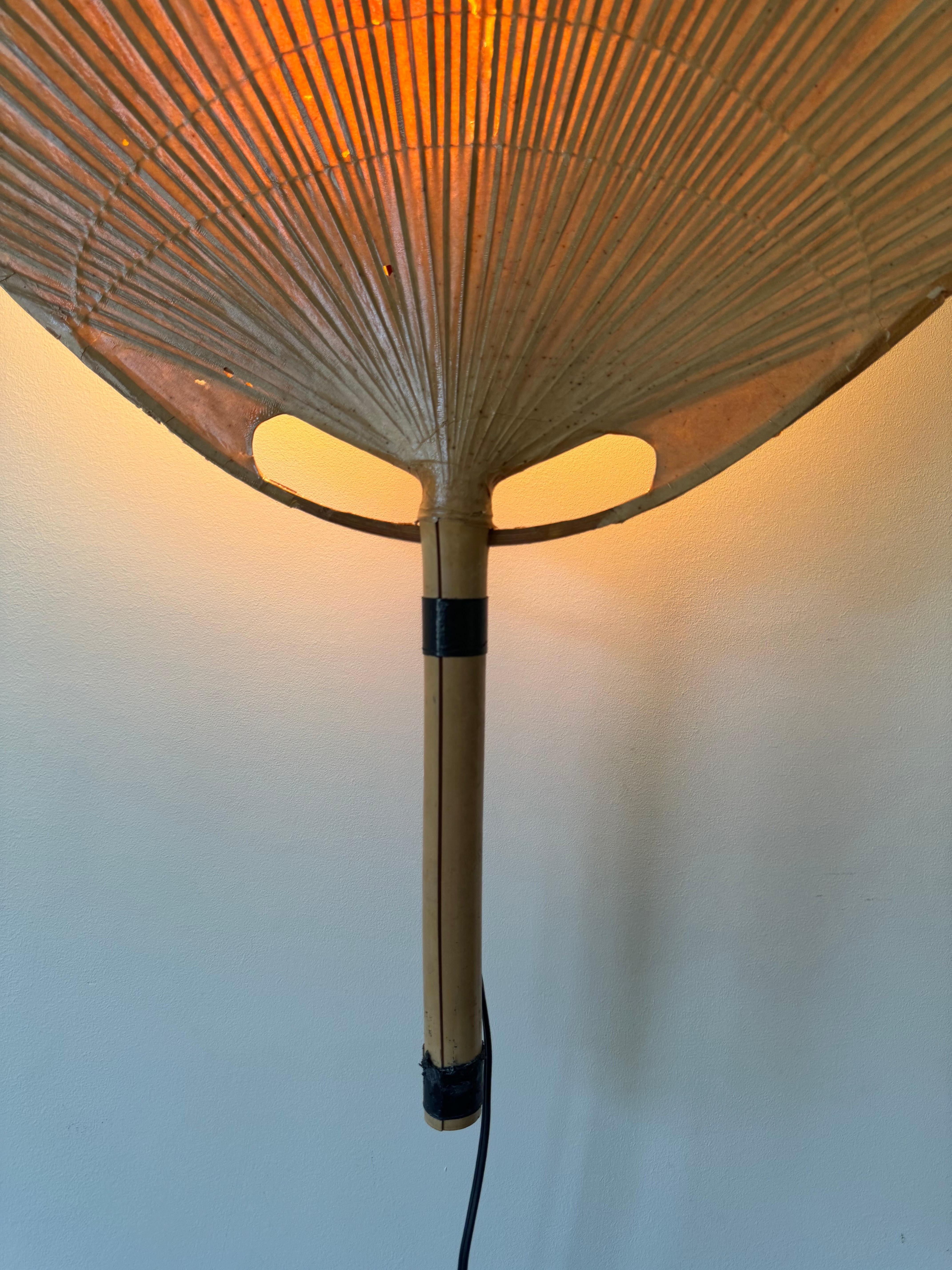Lámpara de pared Uchiwa de Ingo Maurer finales del siglo XX en venta