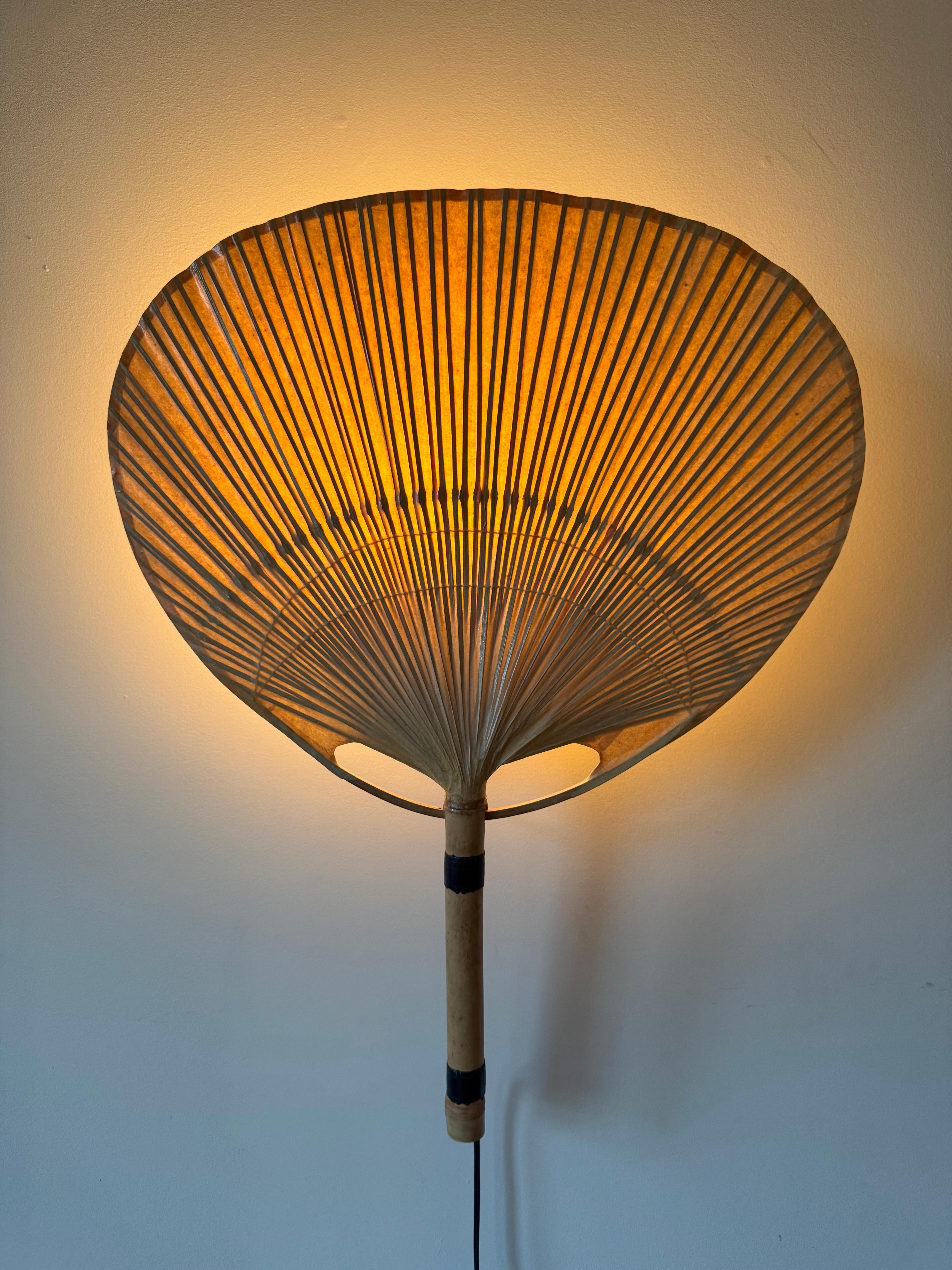 Mid-Century moderno Lampada da parete Uchiwa (Modello III) di Ingo Maurer per Design M. in vendita