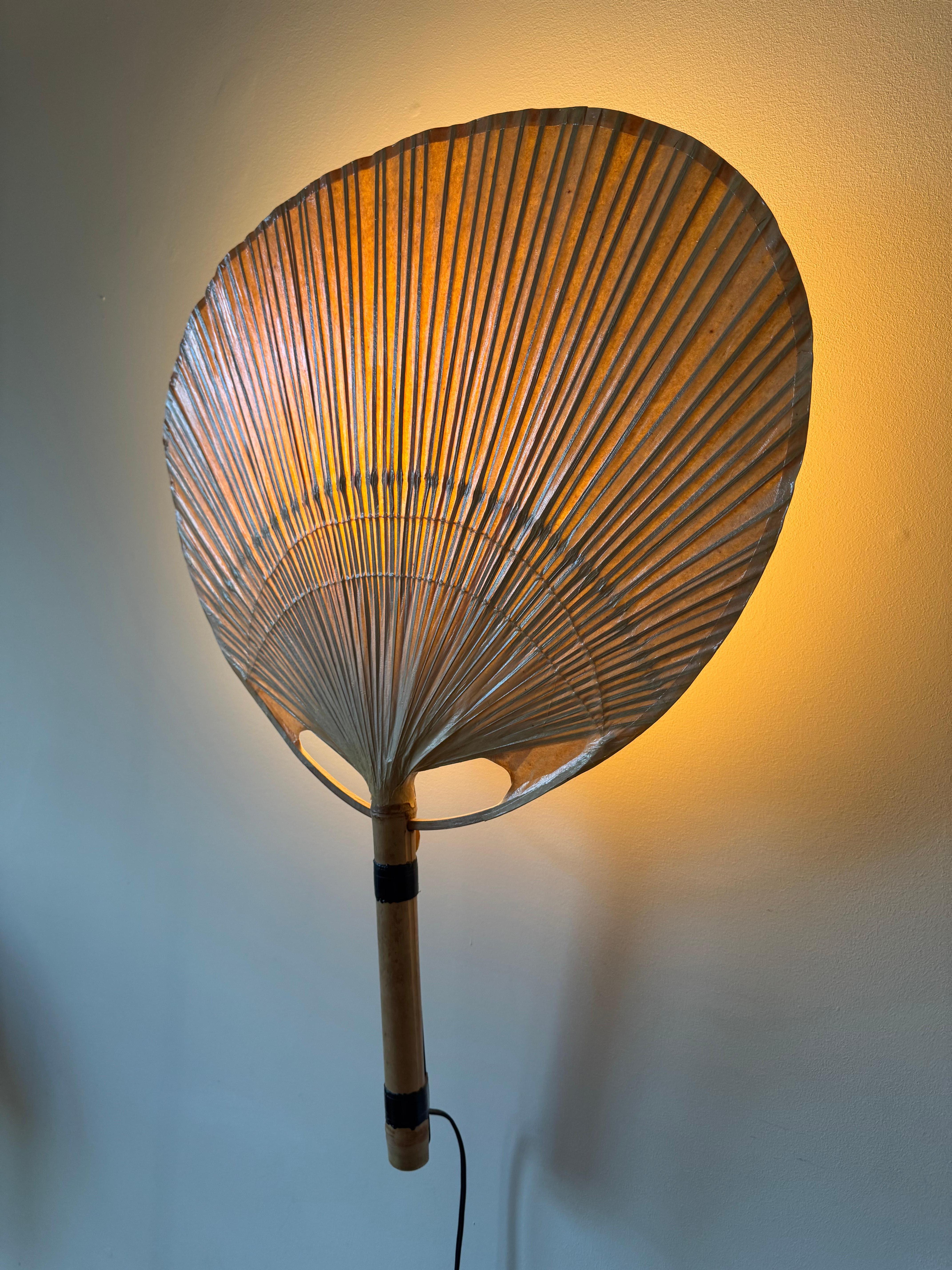 Tedesco Lampada da parete Uchiwa (Modello III) di Ingo Maurer per Design M. in vendita