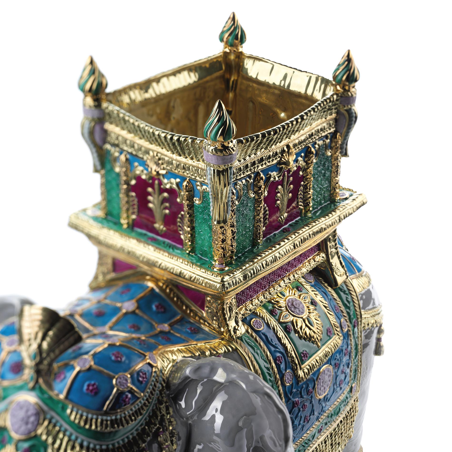 Escultura de elefante verde de Udaipur en venta 1