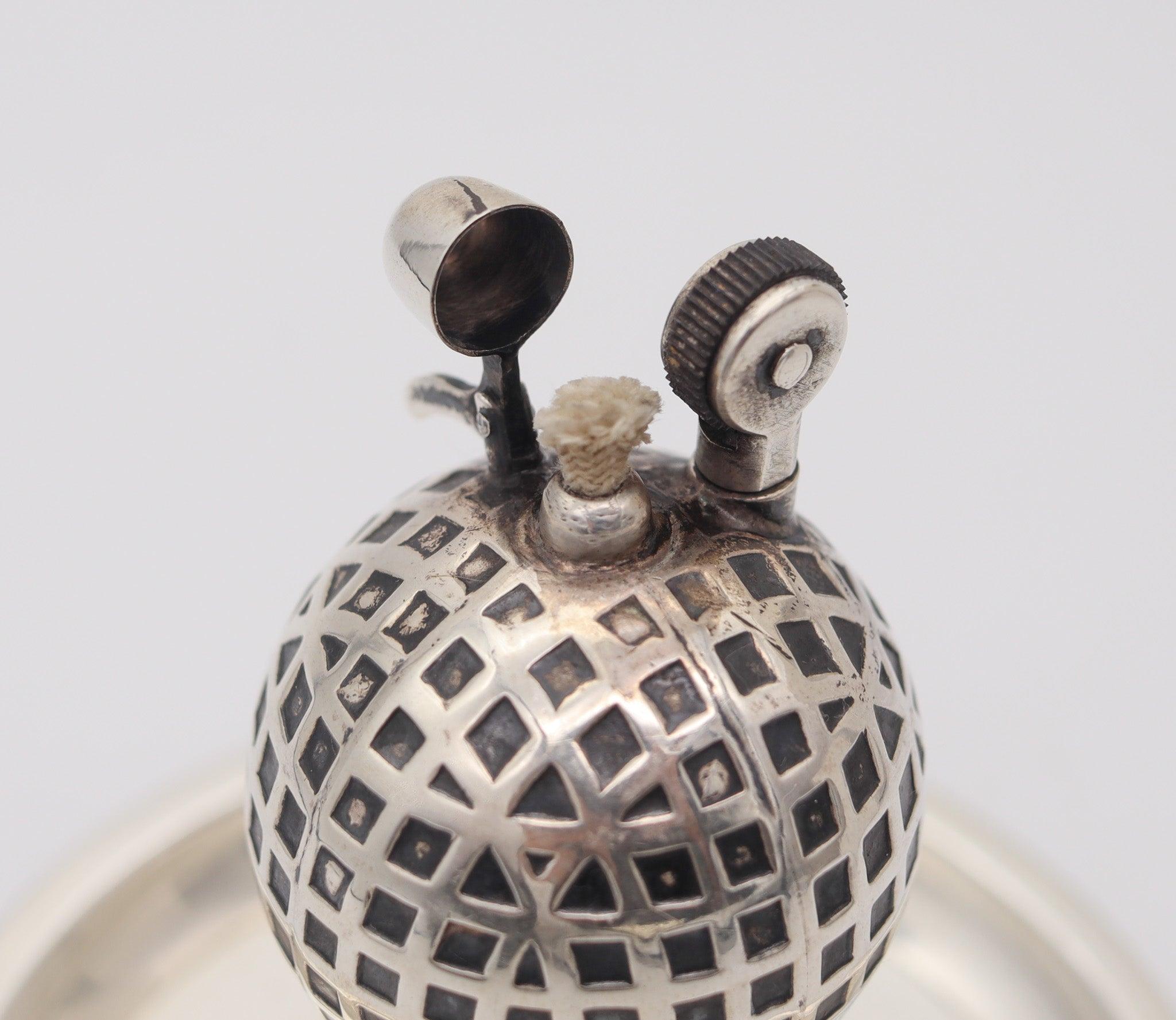 Français UDALL & BALLOU 1920 Art Déco - Briquet de bureau avec boule de golf en argent sterling 925 en vente
