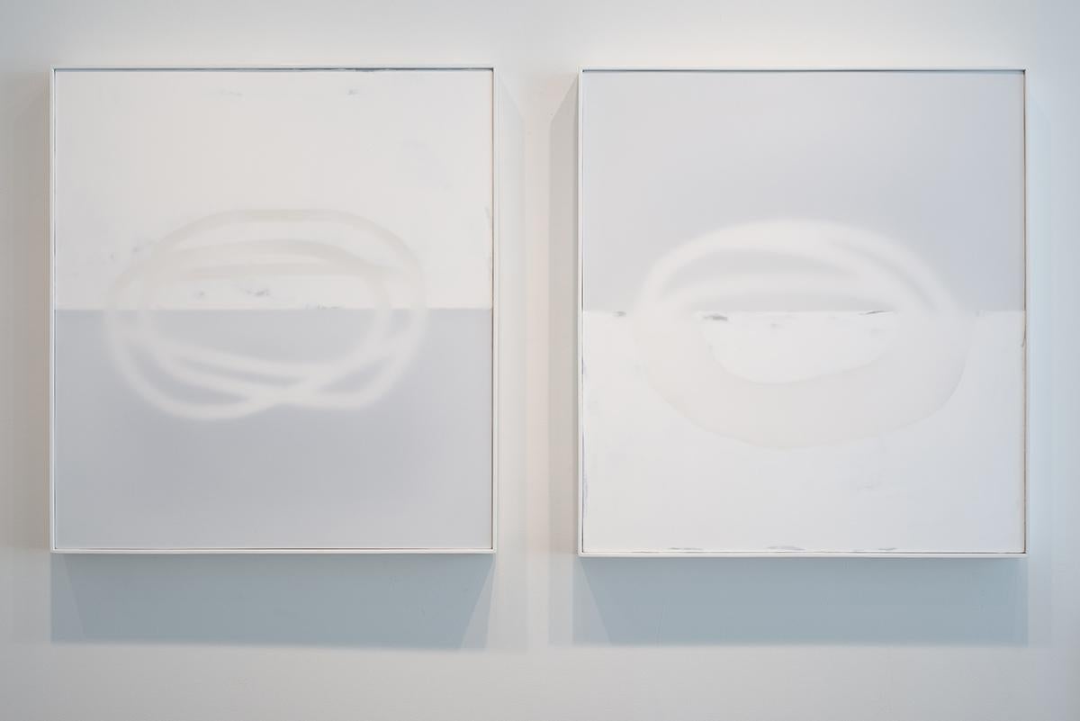 Bianco su bianco, piccolo, minimalista, dipinto astratto su tela in vendita 3