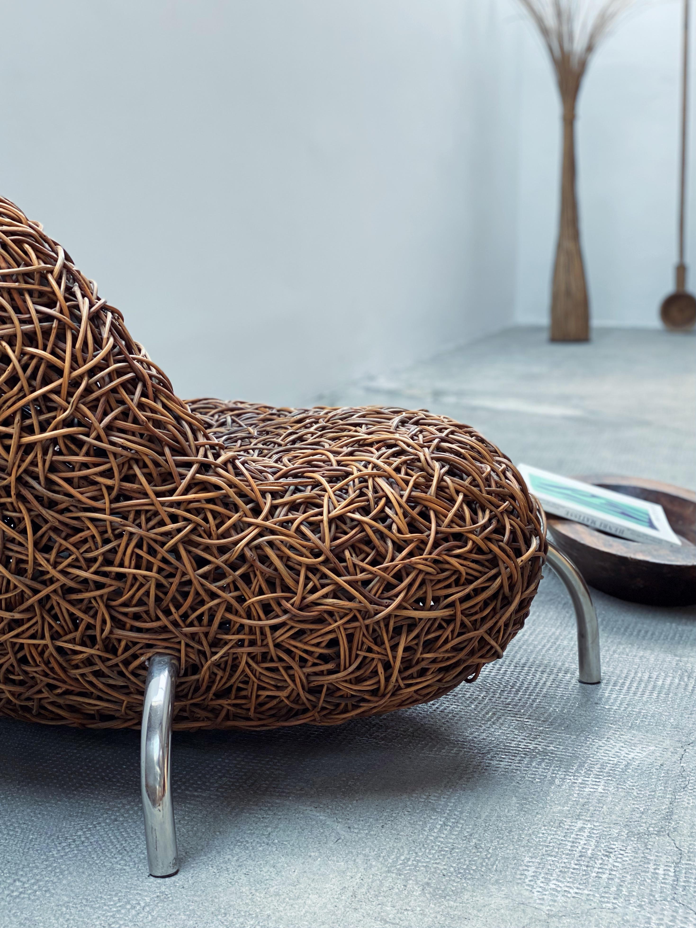 Udom Udomsrianan & Planet 2001 Rattansessel mit Nestlehne im Angebot 1