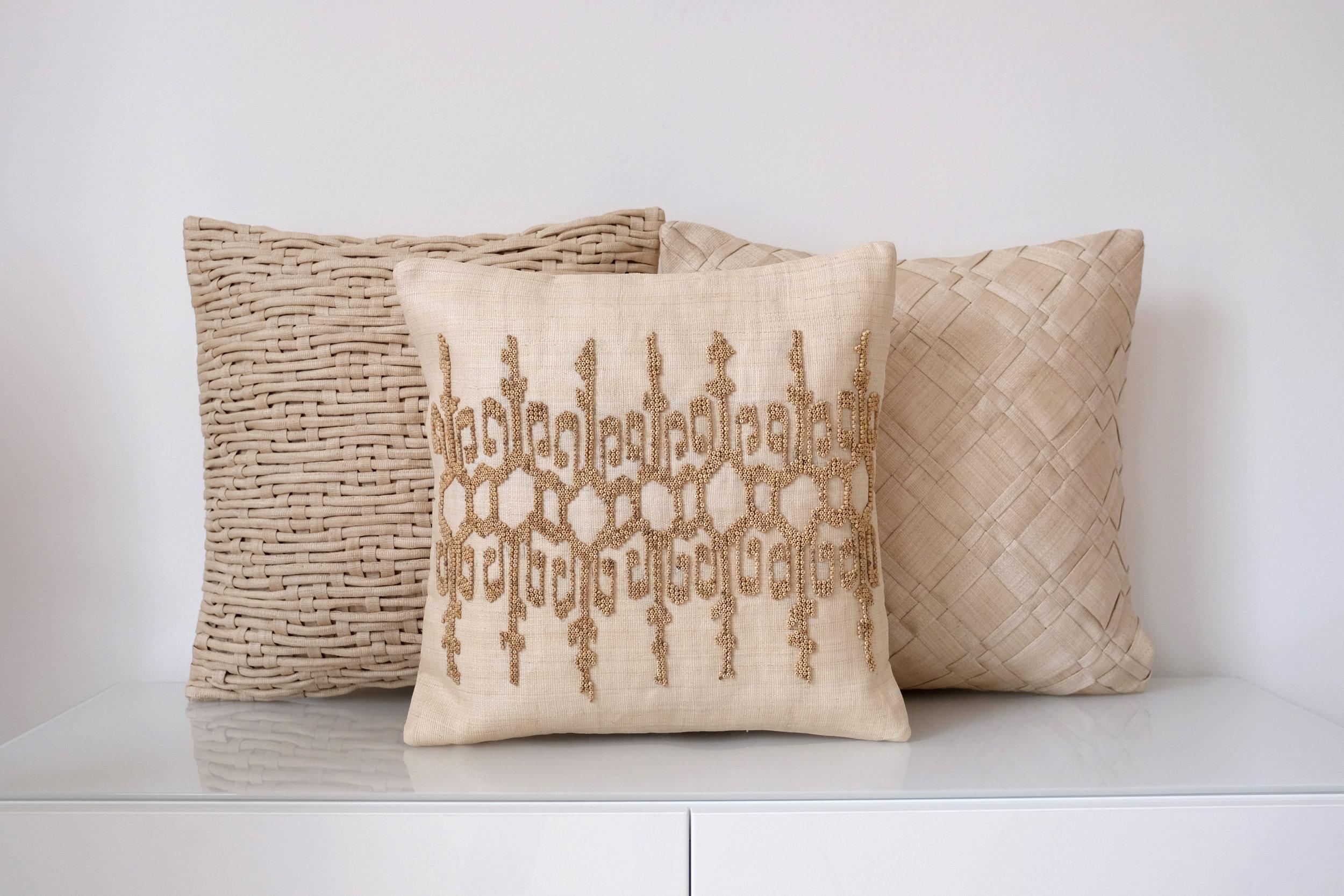 Handcrafted T'nalak Udon Weave Cushion Cover In New Condition For Sale In LONDON, GB